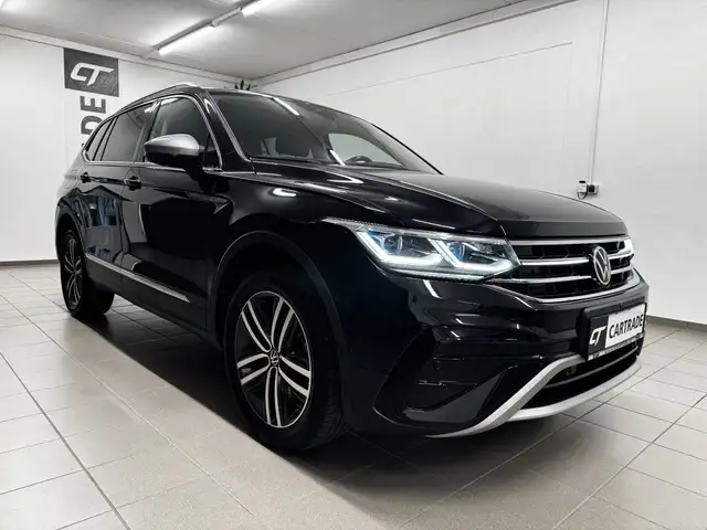 Volkswagen Tiguan view 5
