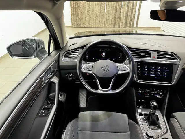 Volkswagen Tiguan view 14
