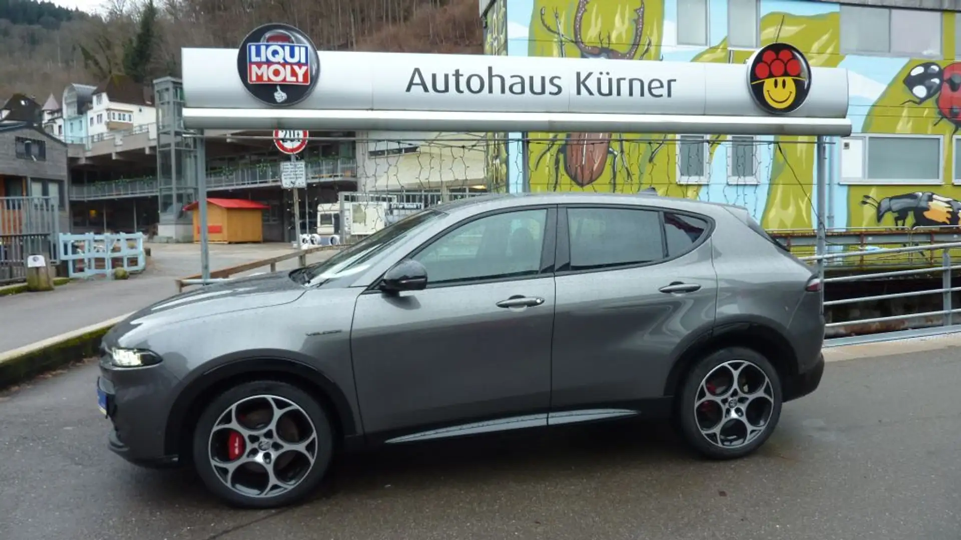 Alfa Romeo Tonale 1.5 VGT Hybrid Veloce Grau - 2