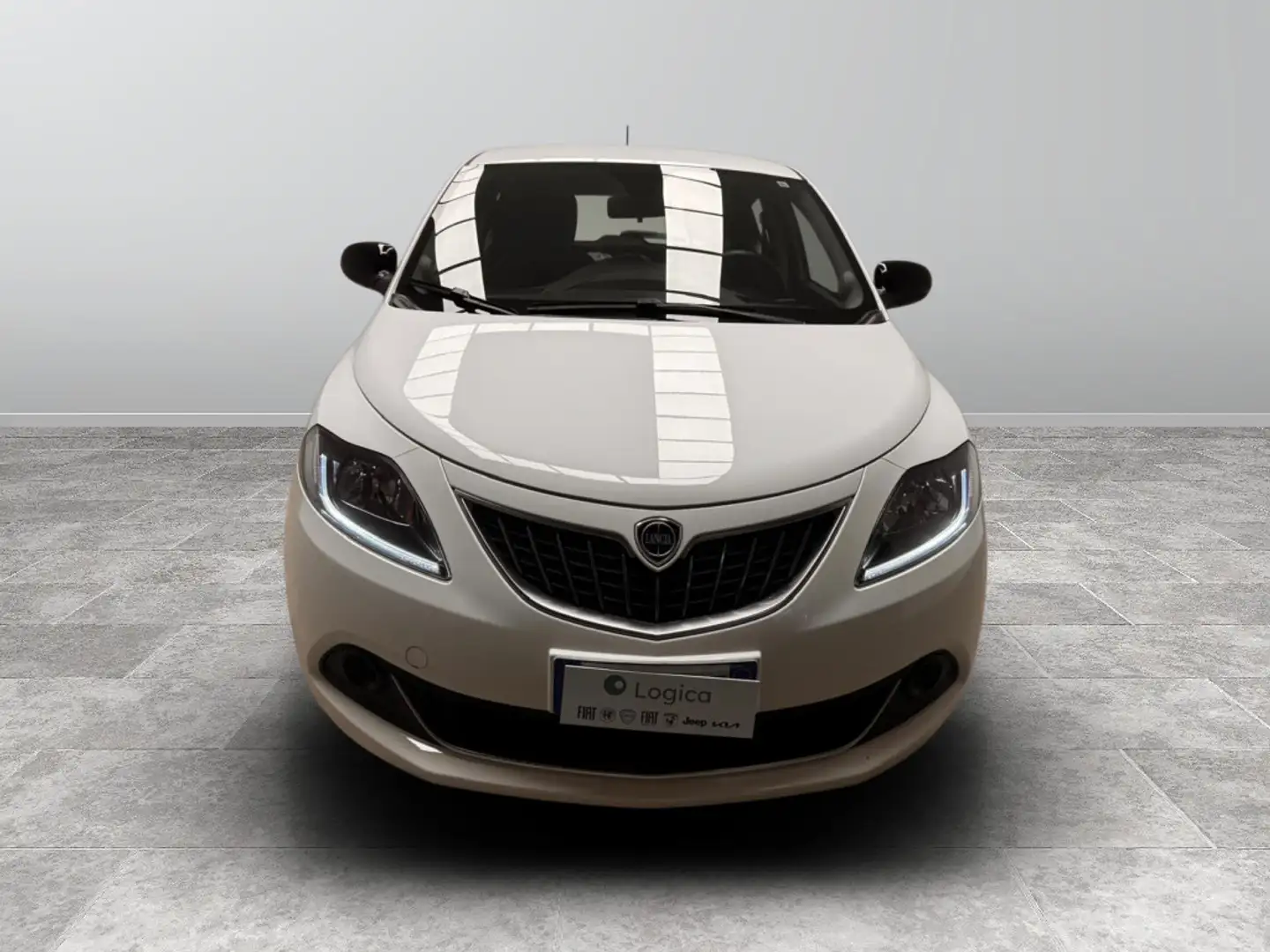 Lancia Ypsilon 1.0 FireFly Hybrid Silver Wit - 2