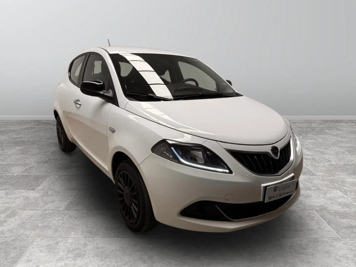 Lancia Ypsilon 1.0 FireFly Hybrid Silver Wit - 1