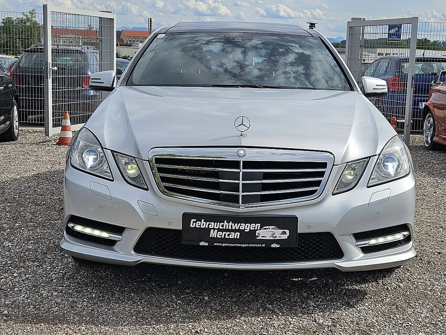 Mercedes-Benz E 350 CDI AMG-Line Vollausstattung! Grau - 2
