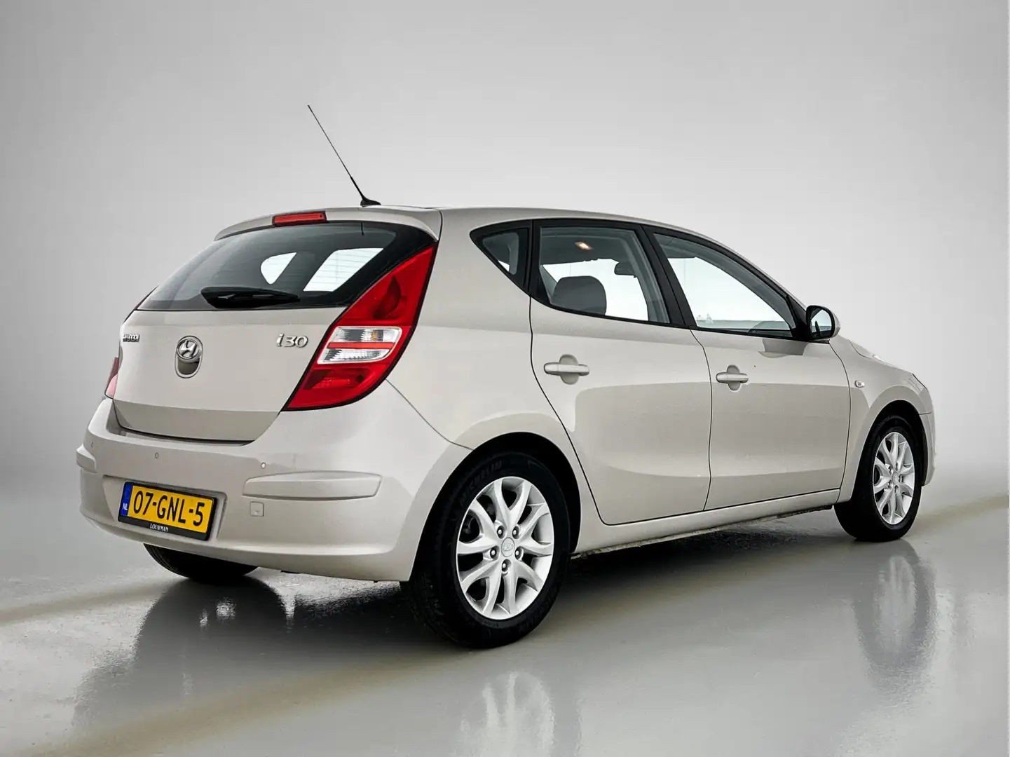Hyundai i30 1.6i Dynamic Business | Automaat | Grijs - 2