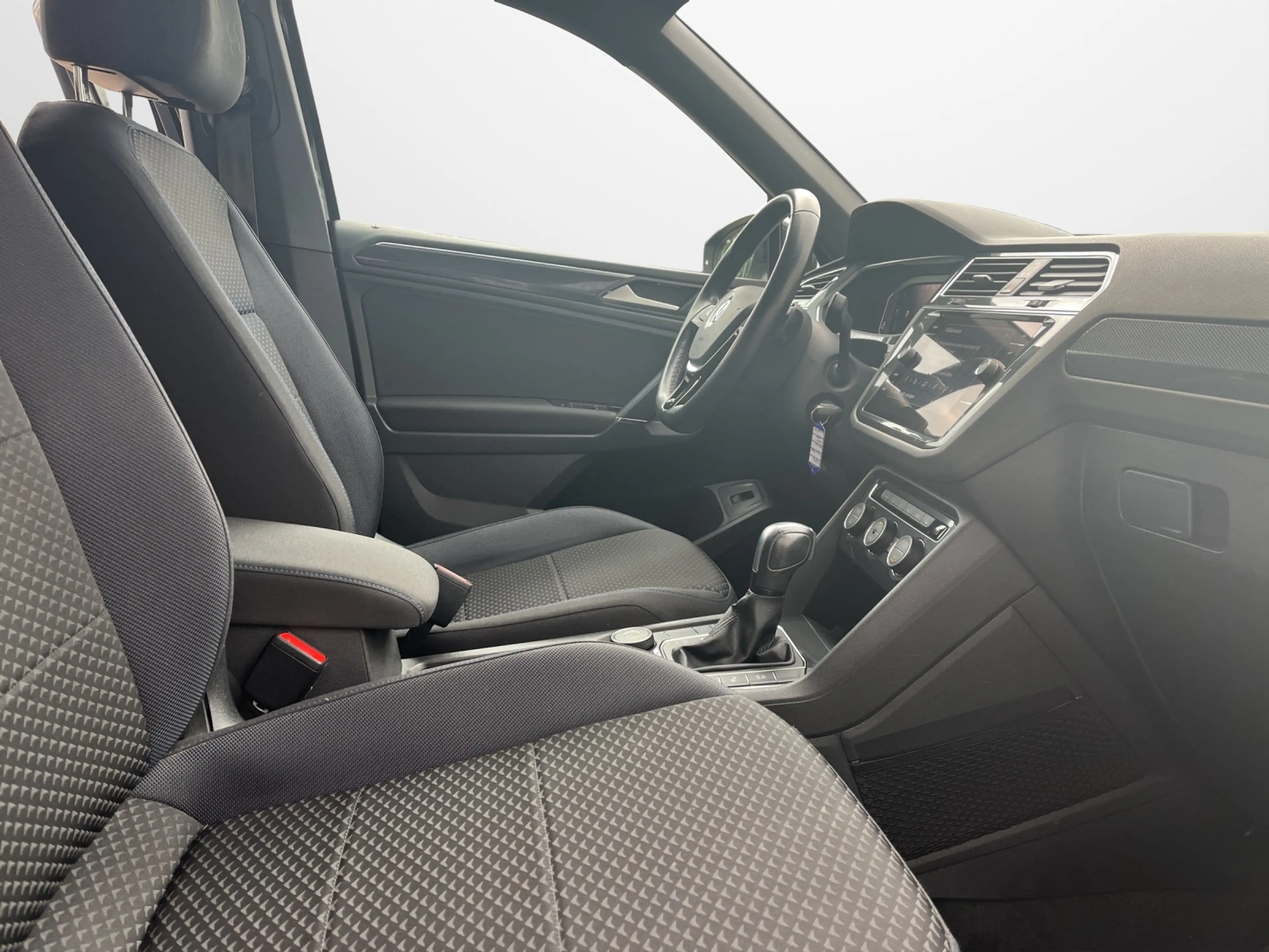 Volkswagen Tiguan Allspace 2.0 TDI DSG 4Motion United — photo 13