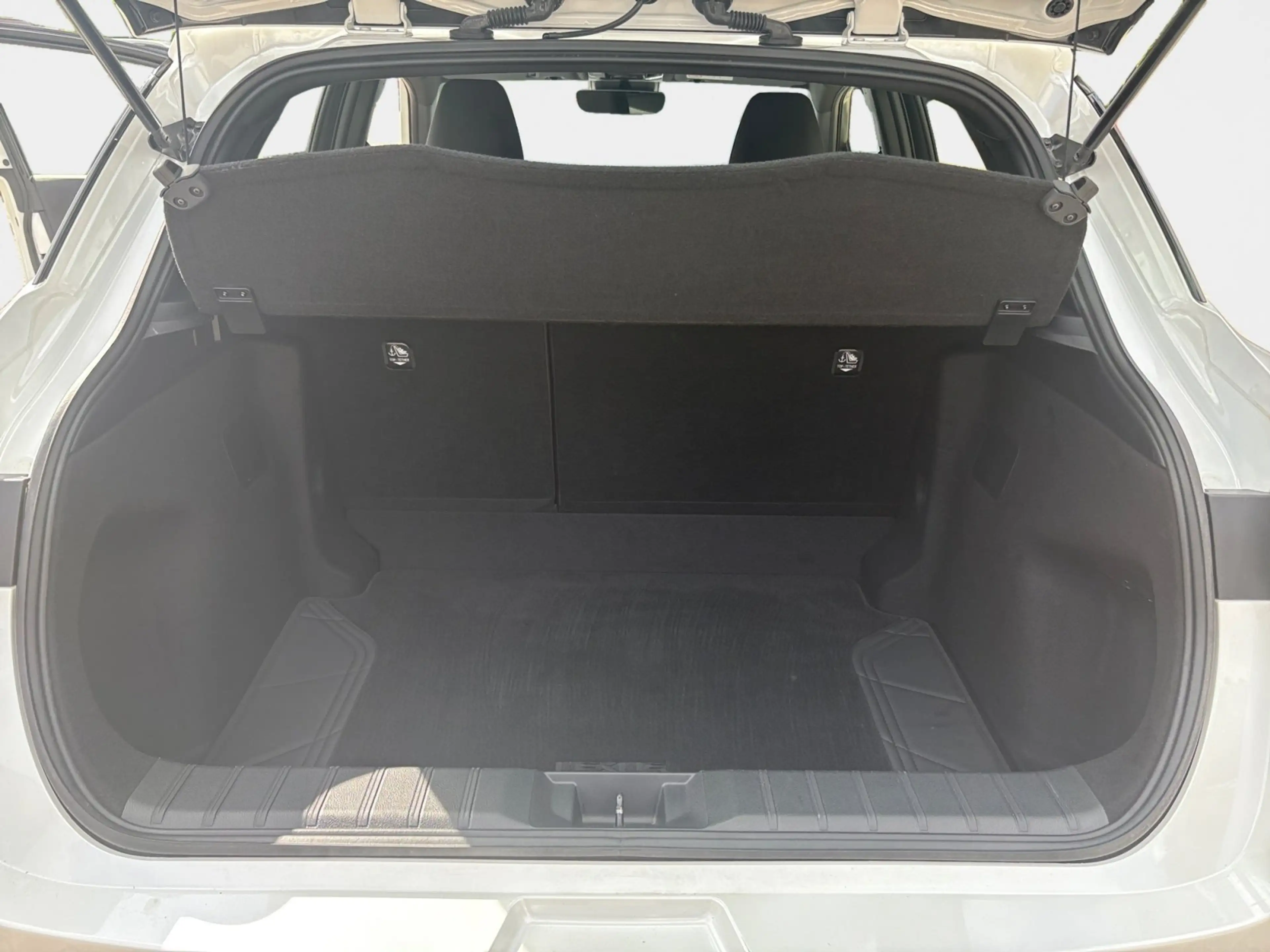 Lexus LBX 1.5 FWD AUT+Kamera+ACC+Navi+Akustikglas+LED — photo 11