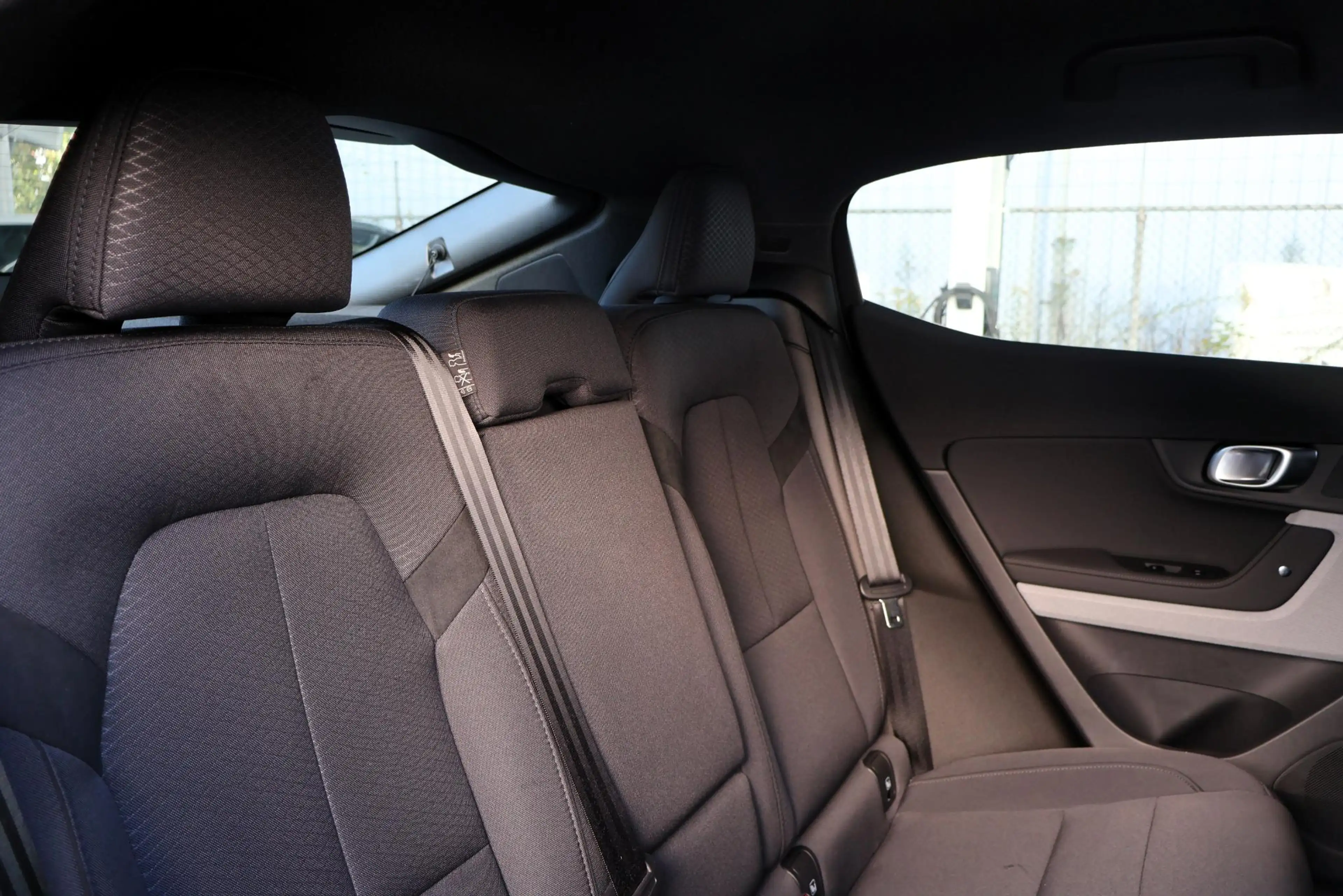 Polestar 2 Long Range Single Motor 82 kWh Verwarmde voorstoel — photo 6