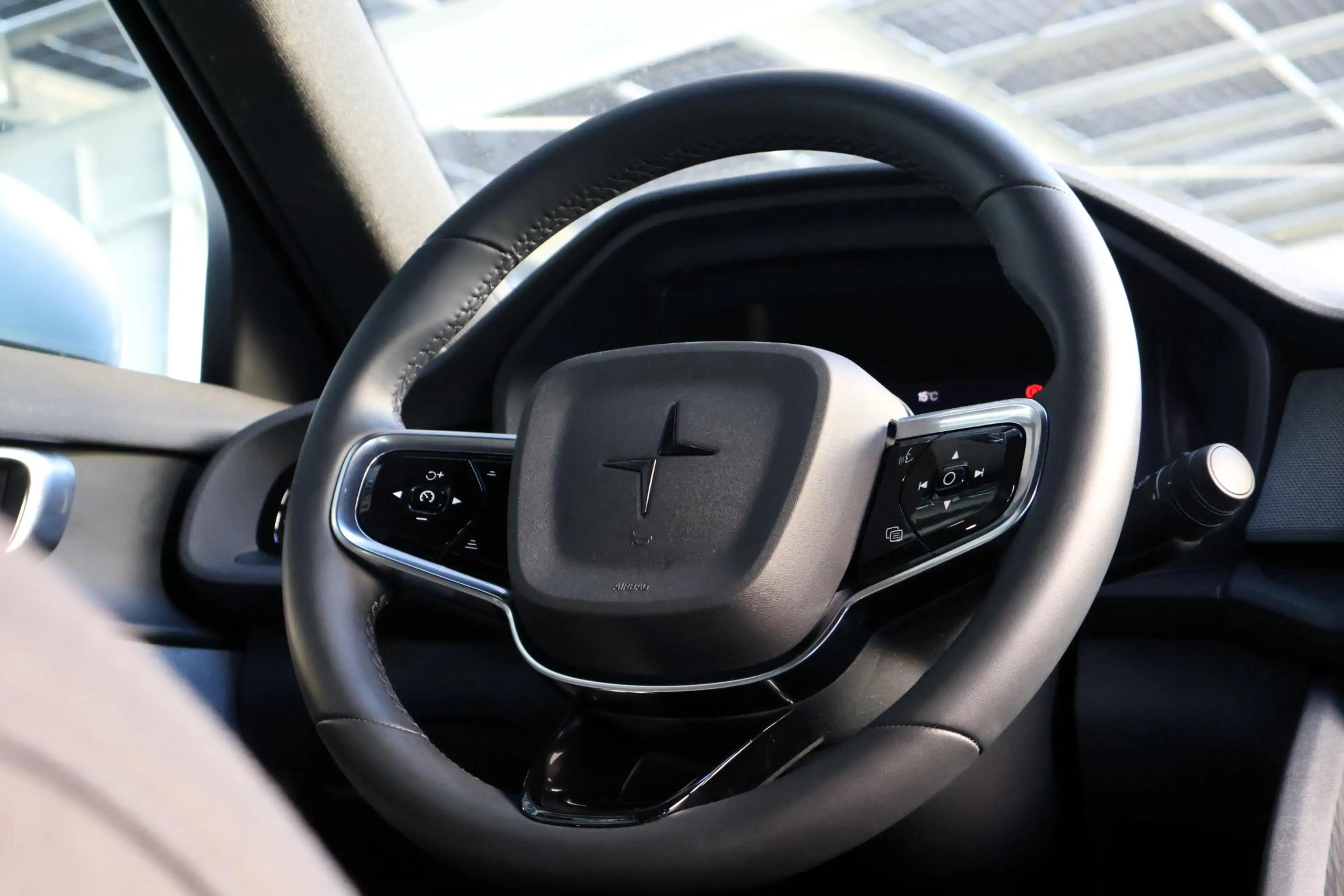 Polestar 2 Long Range Single Motor 82 kWh Verwarmde voorstoel — photo 11
