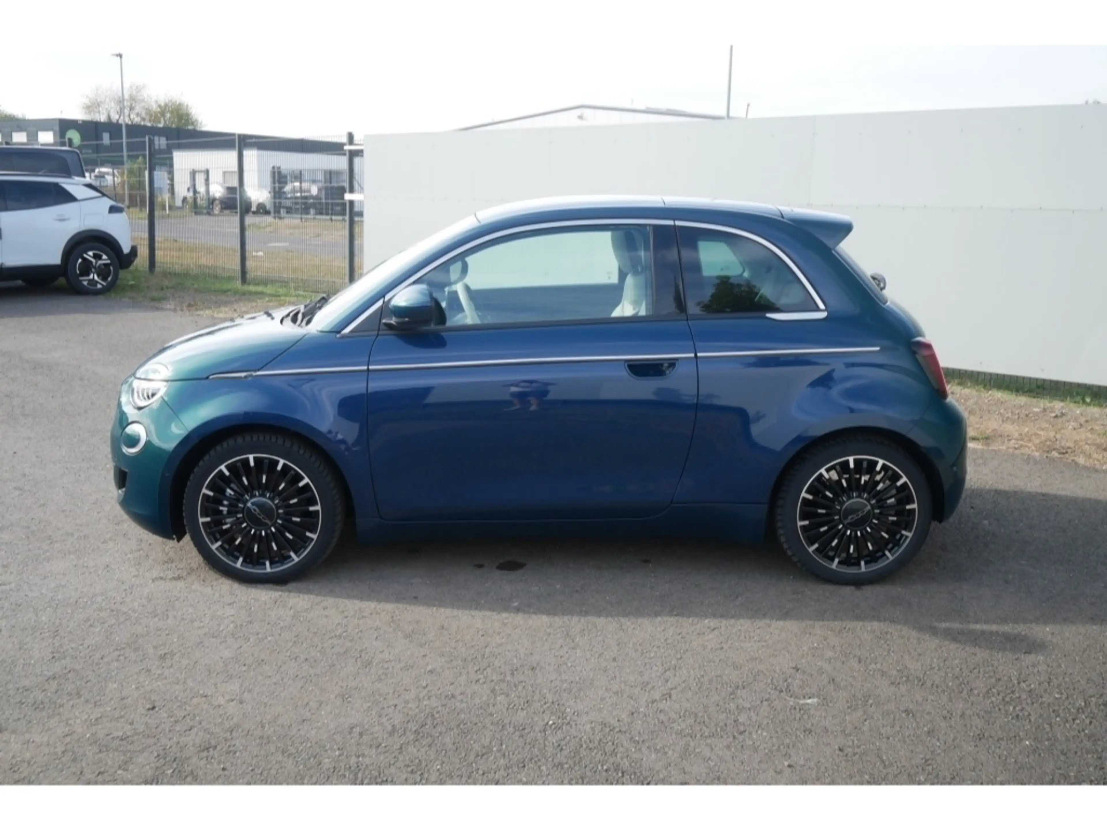 Fiat 500e BY BOCELLI AT 42 Kwh 118PS LED NAVI WINTER GLASDAC — photo 6