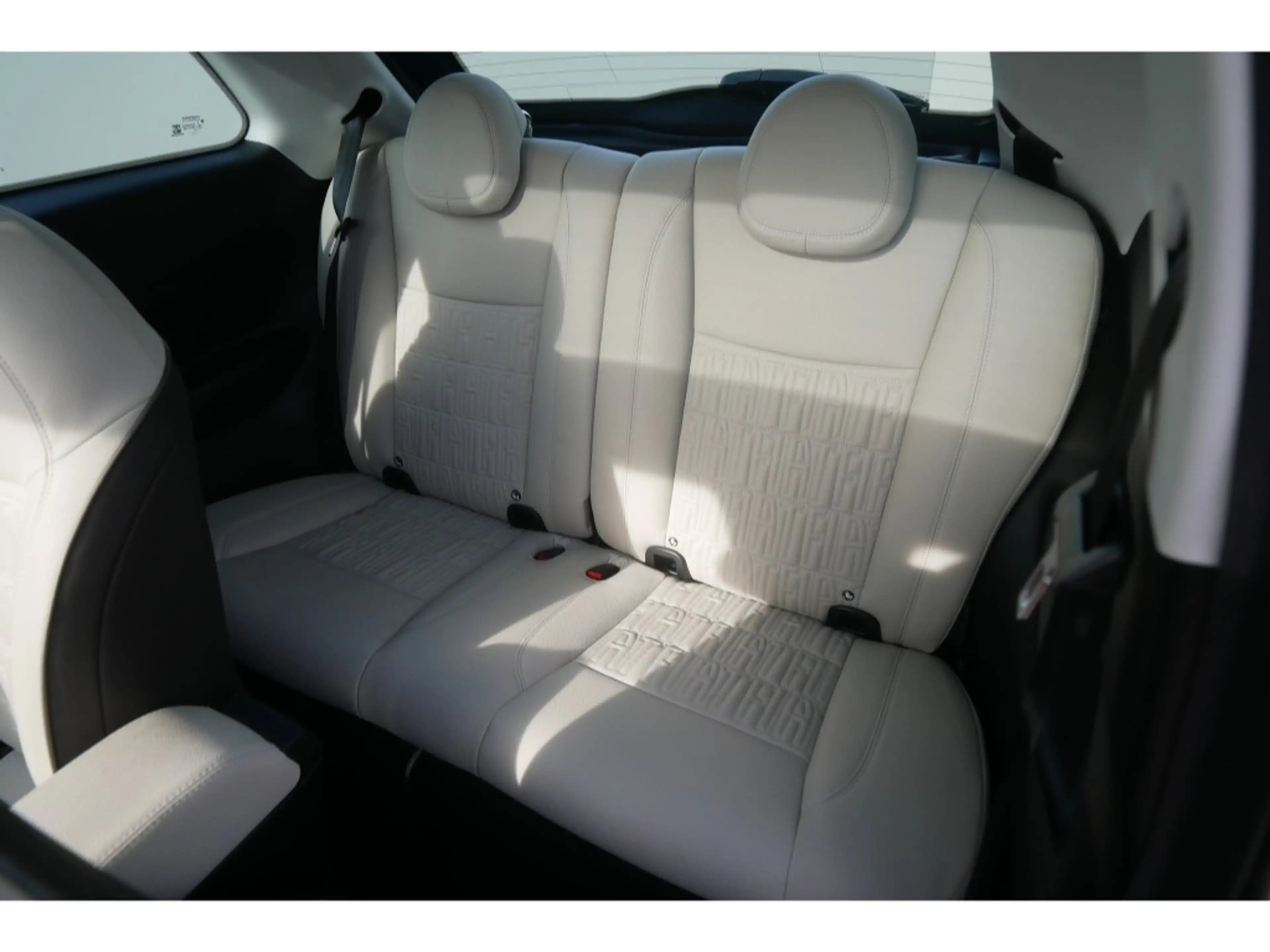 Fiat 500e BY BOCELLI AT 42 Kwh 118PS LED NAVI WINTER GLASDAC — photo 13