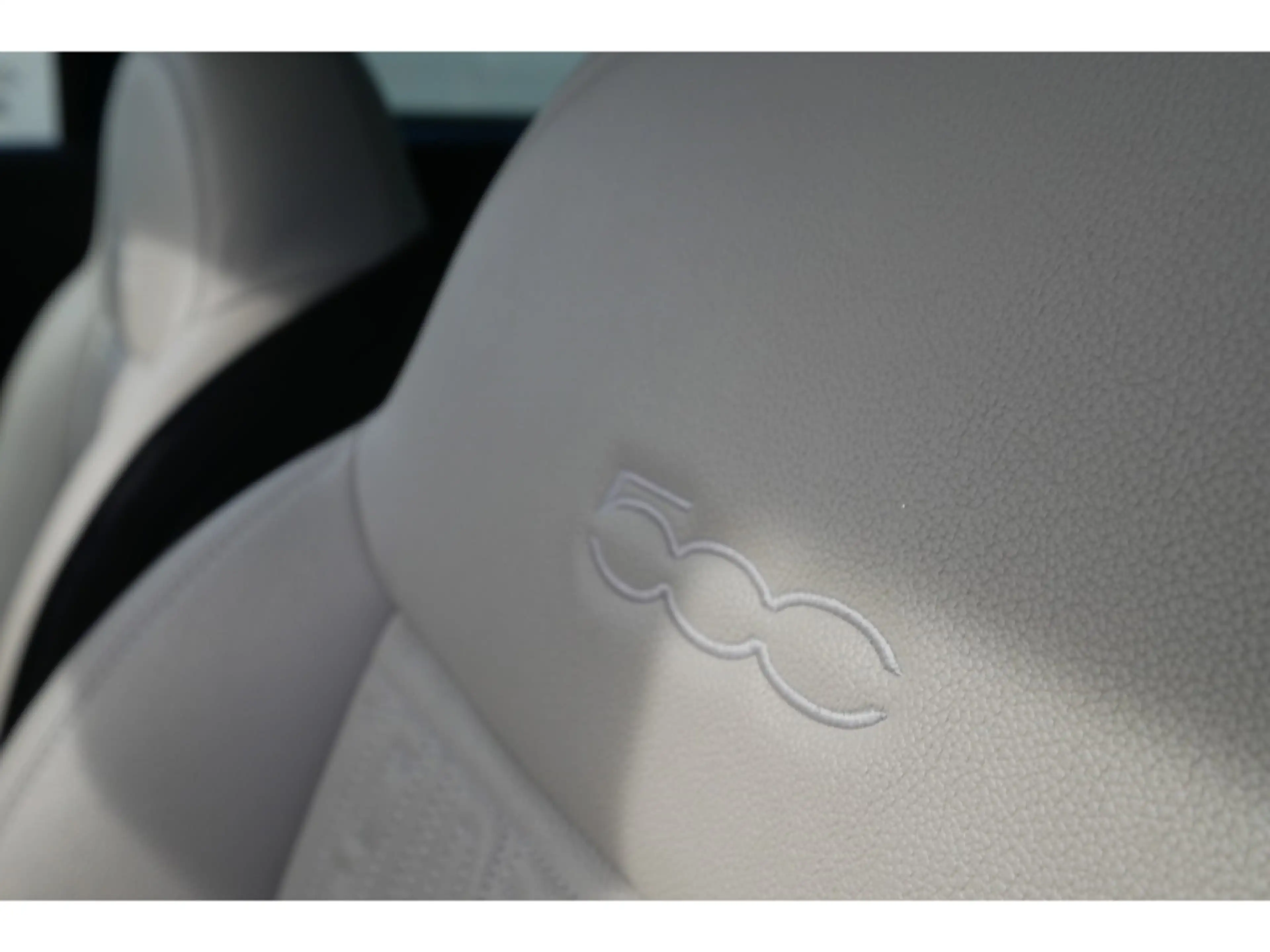 Fiat 500e BY BOCELLI AT 42 Kwh 118PS LED NAVI WINTER GLASDAC — photo 9