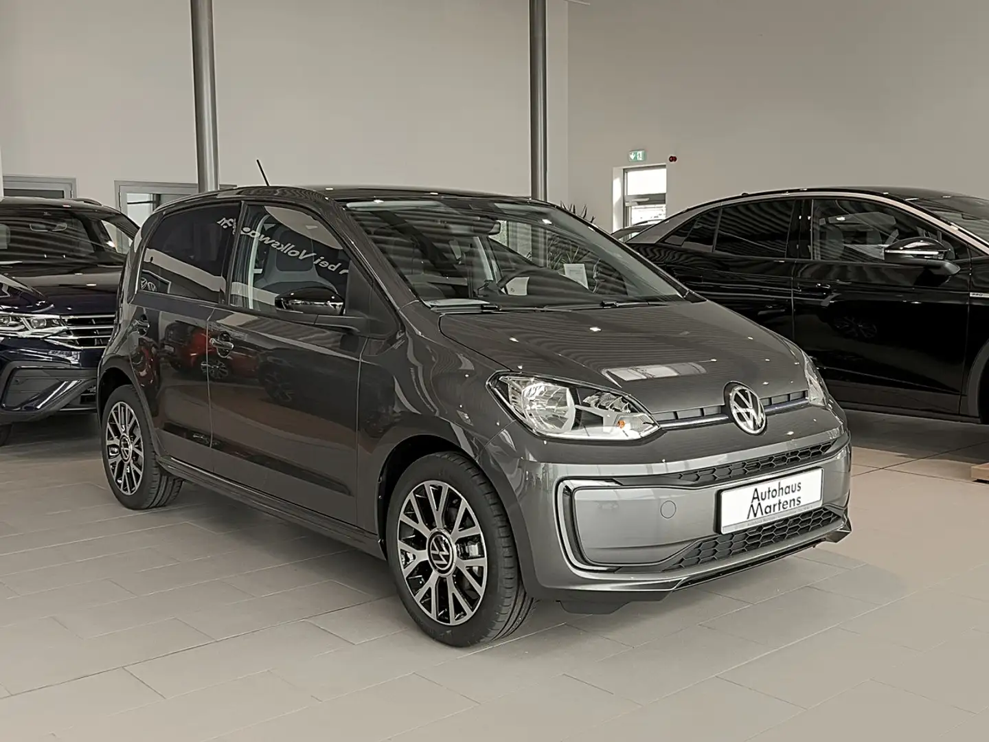 Volkswagen e-up! Edition 61 kW (83 PS) 32,3 kWh 1-Gang-Auto Klima Gris - 2