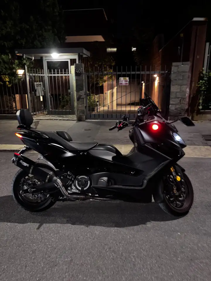 Yamaha Tmax 560