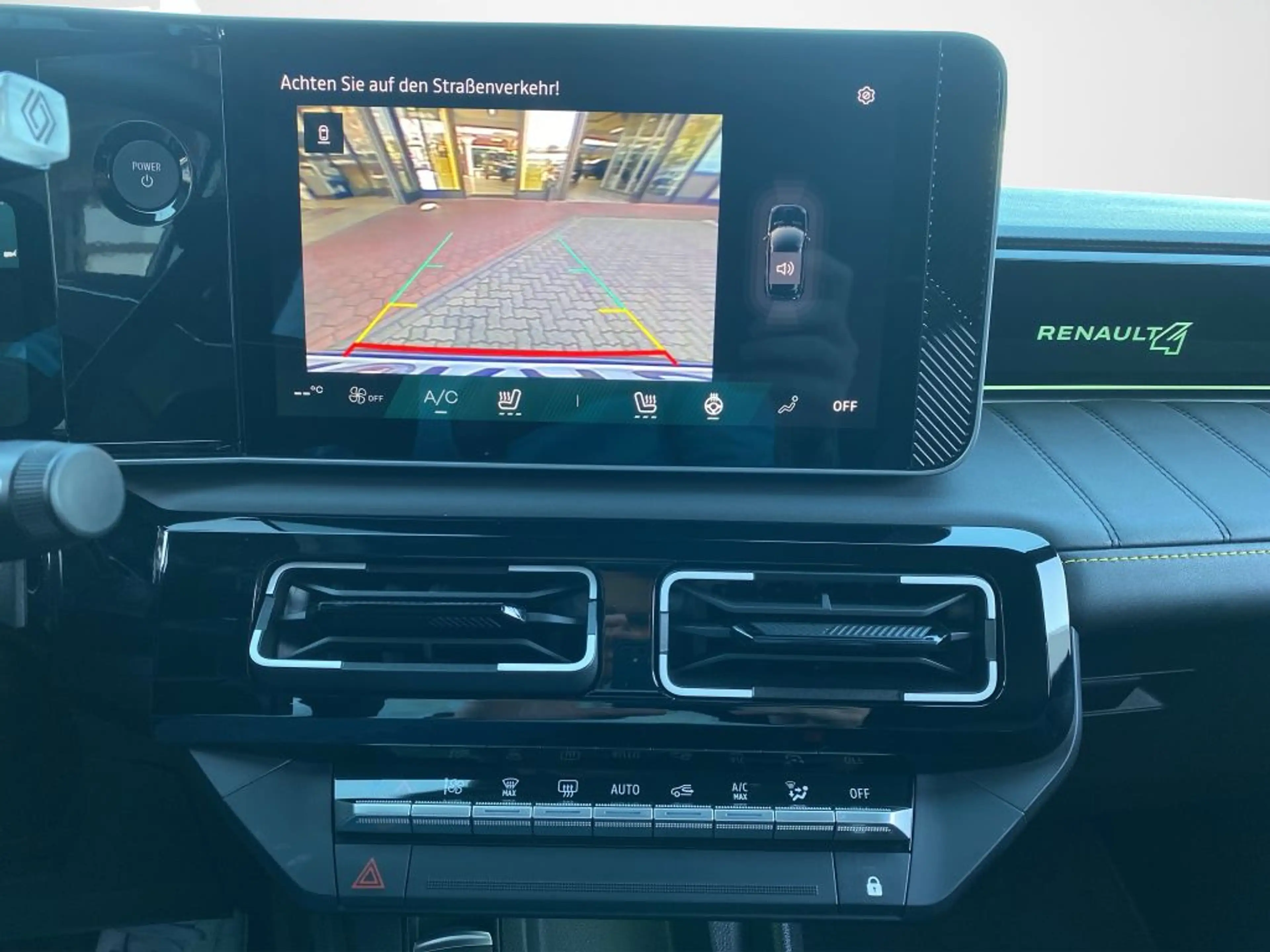 Renault R 4 E-Tech Iconic 150 Comfort Range — photo 15