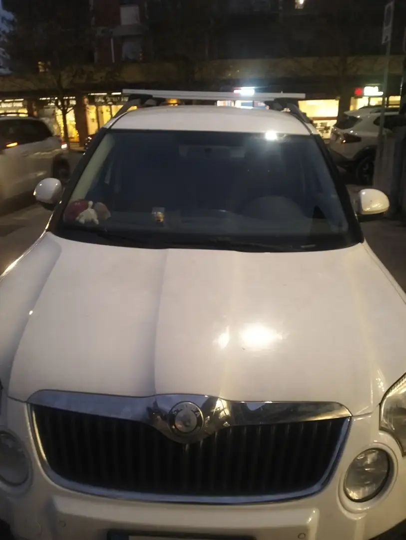 Skoda Yeti Yeti 2009 2.0 tdi Elegance (experience) 4x4 110cv - 2