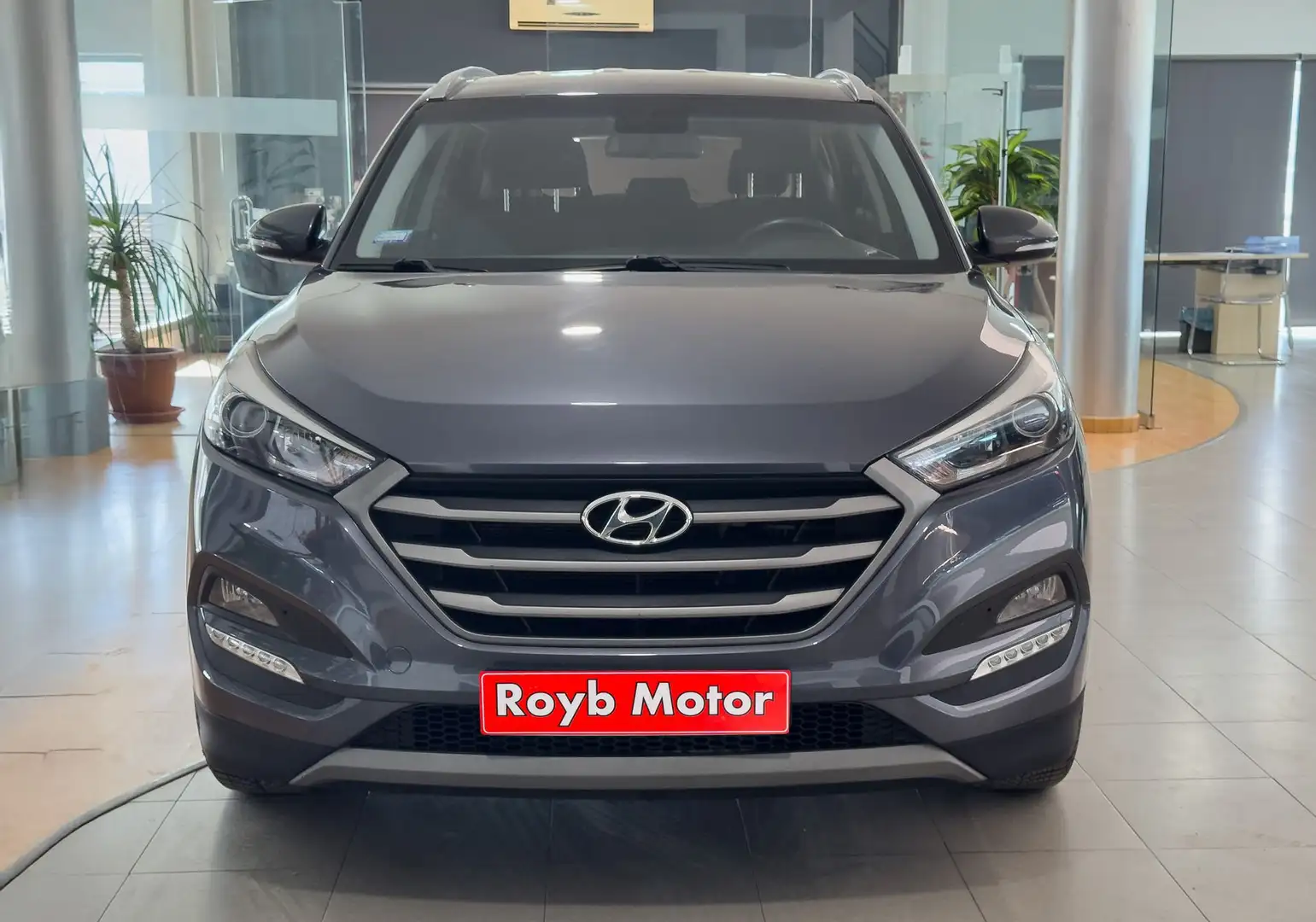 Hyundai TUCSON 1.7 CRDi 115cv BlueDrive LINK 2WD Blau - 2