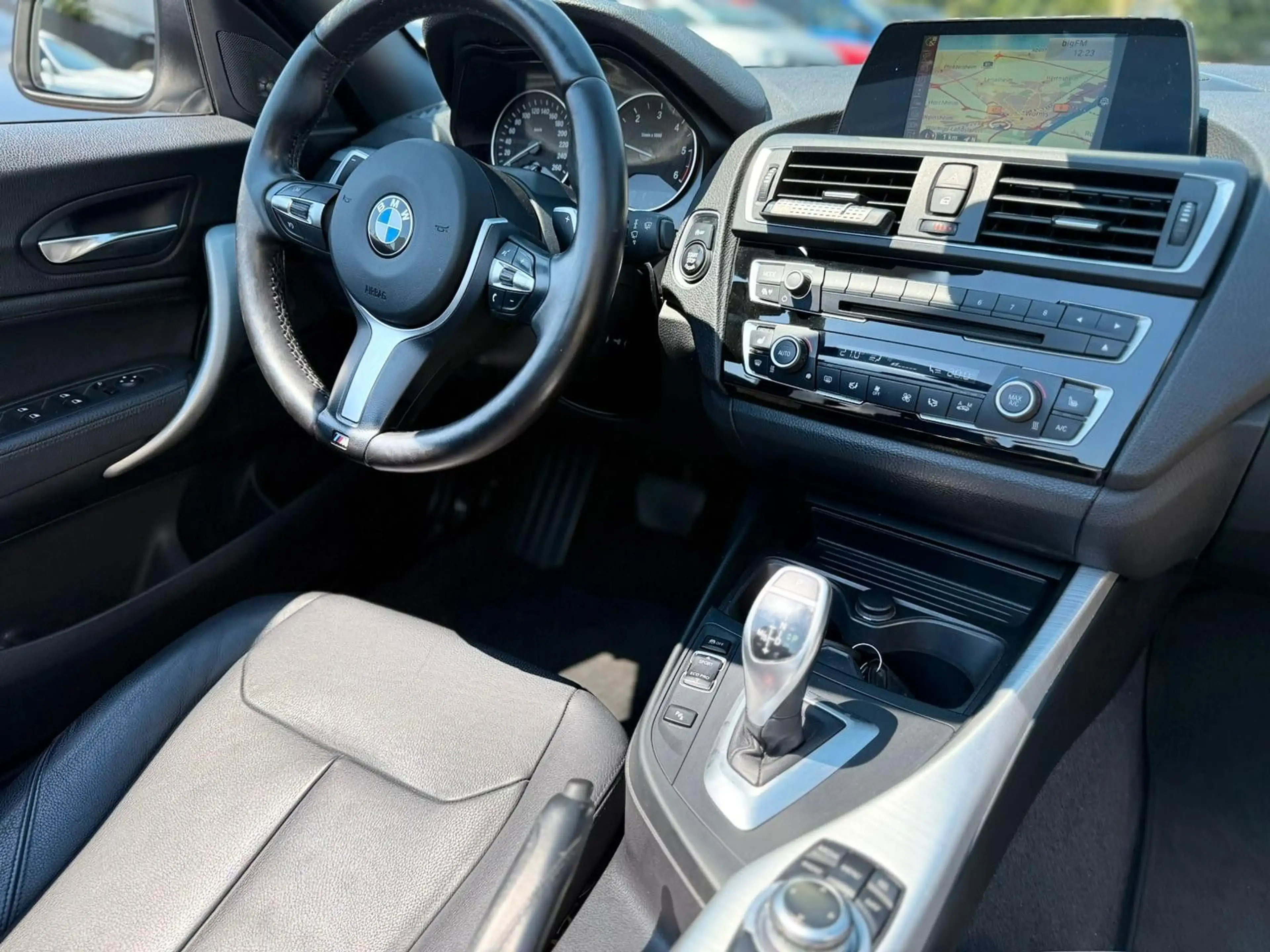 BMW 225 Cabrio 225 d LuxuryLine*Bi-XENON*NAVI*LEDER — photo 11