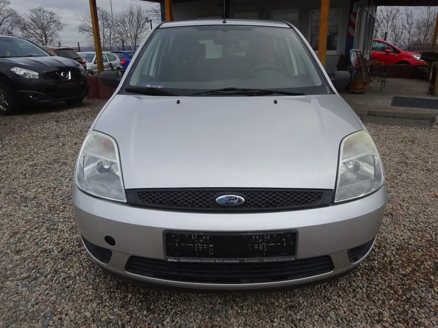 Ford Fiesta 1.4 16V Futura Automatik Grau - 2