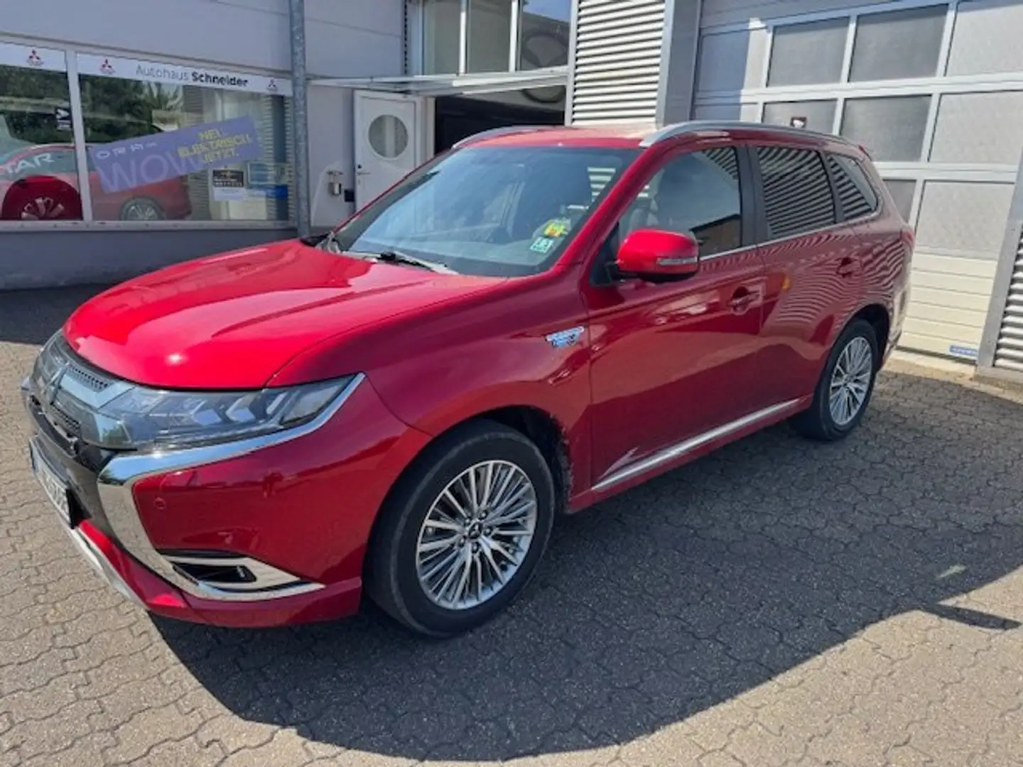 Mitsubishi Outlander PHEV Diamant Plus 4WD Rot - 1