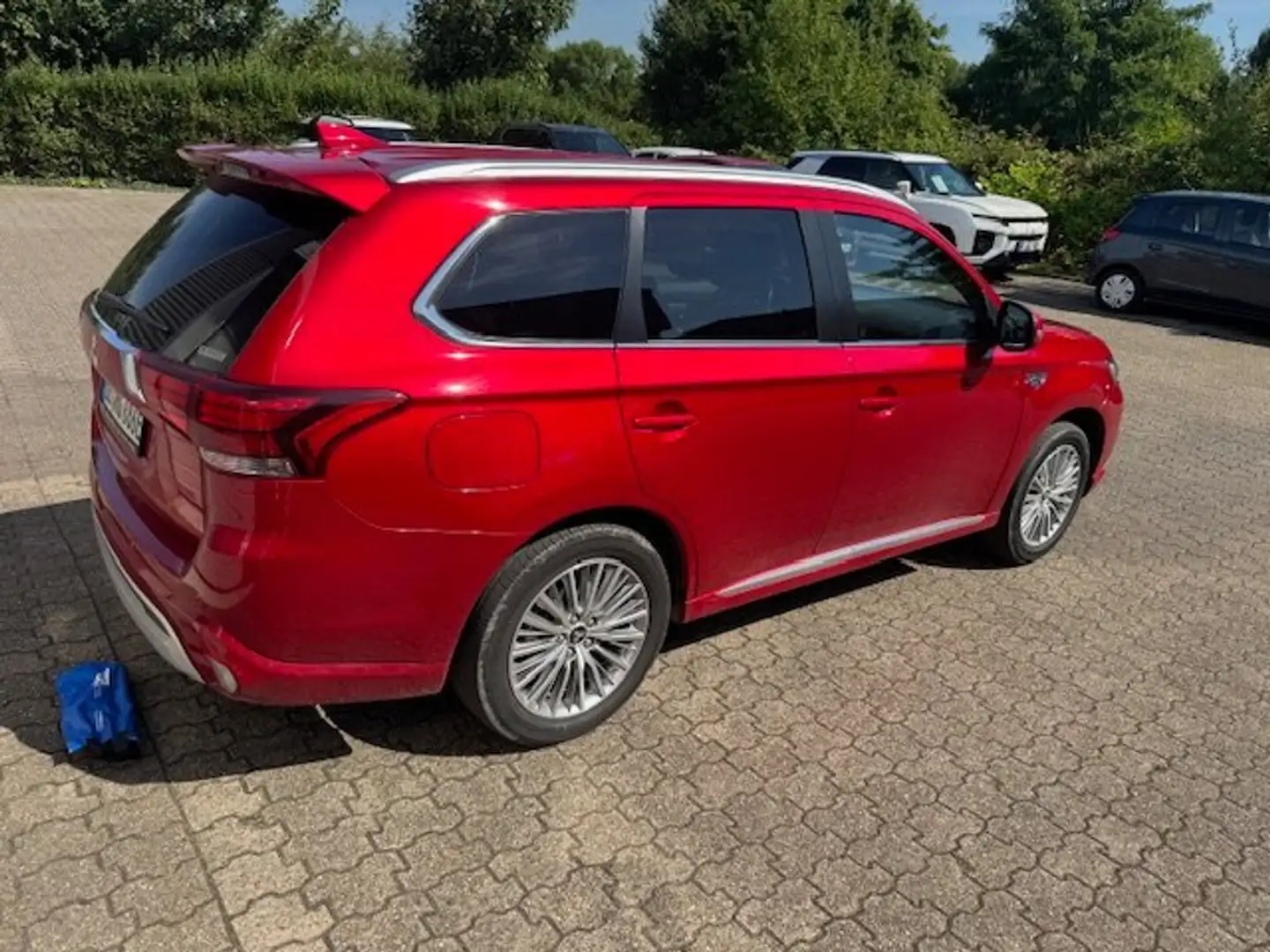 Mitsubishi Outlander PHEV Diamant Plus 4WD Rot - 2
