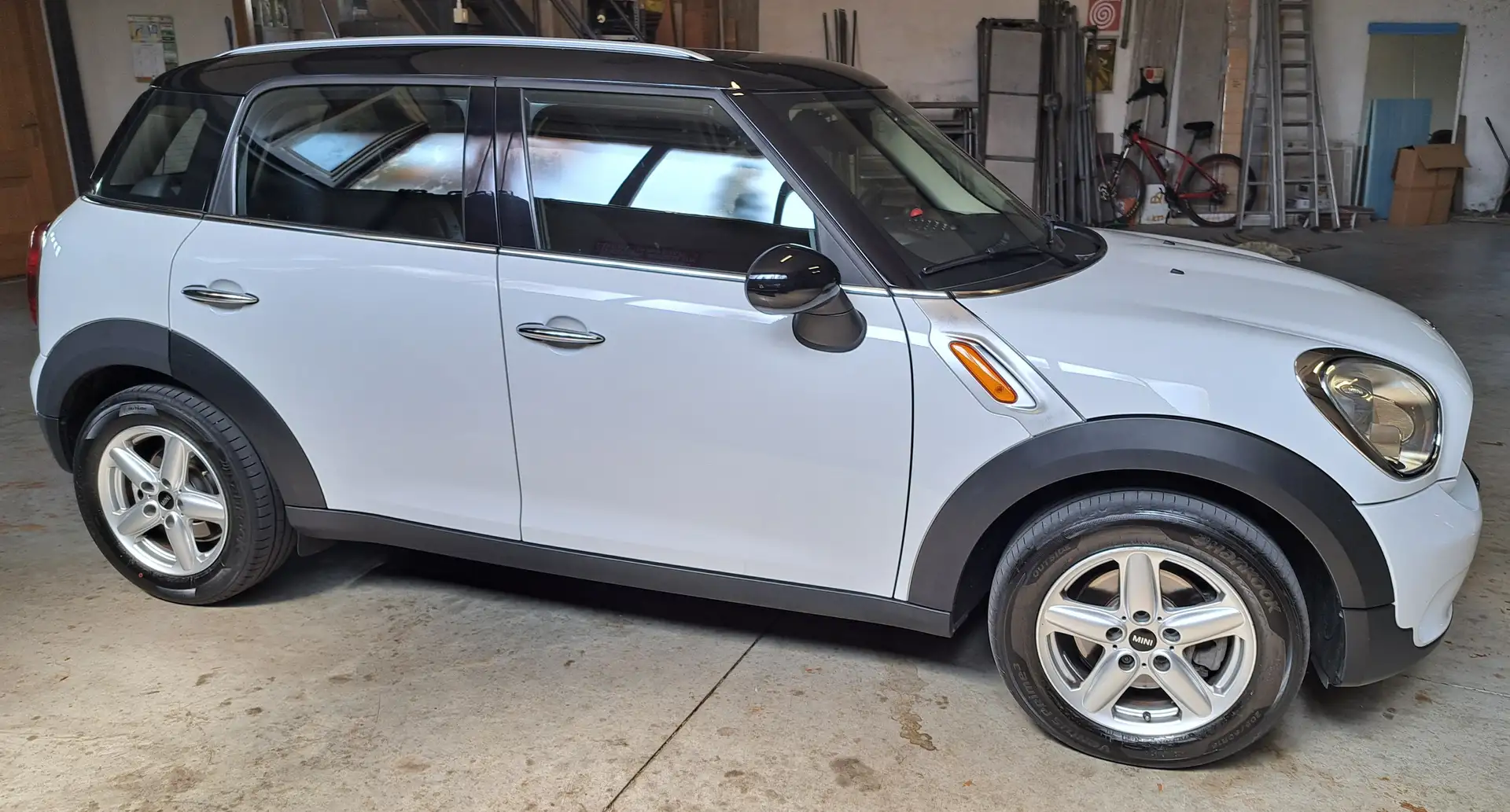 MINI Cooper D Countryman Mini Countryman R60 2.0 auto Bianco - 2