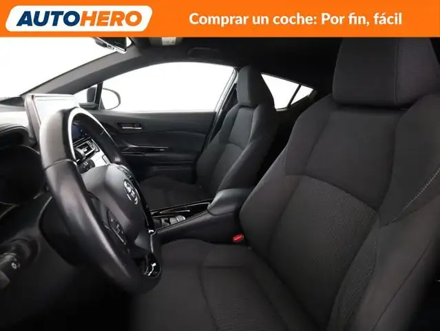 Toyota C-HR view 11