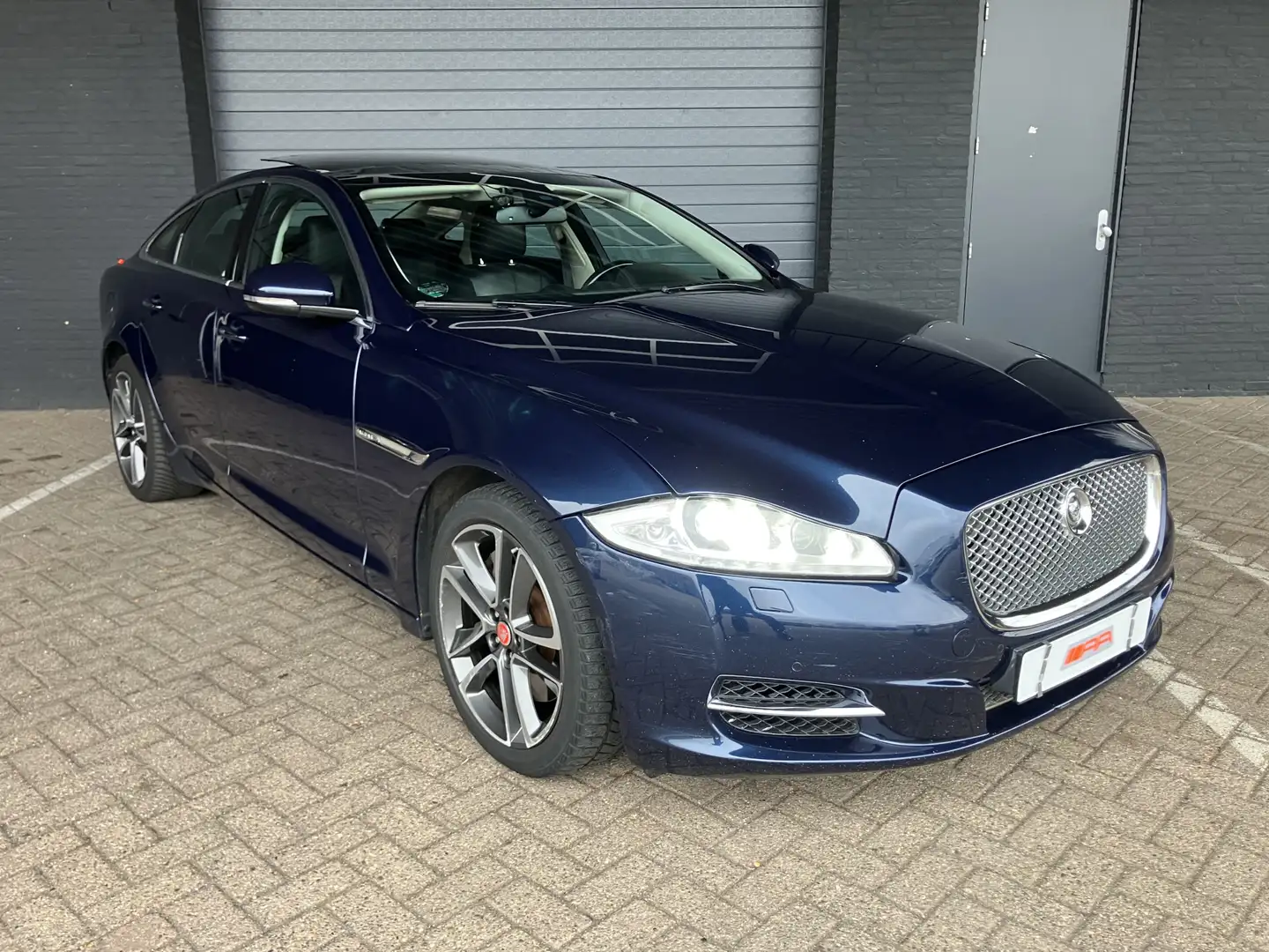Jaguar XJ 3.0 V6D Luxury PANO-XENON-CAMERA-VOLL Bleu - 1