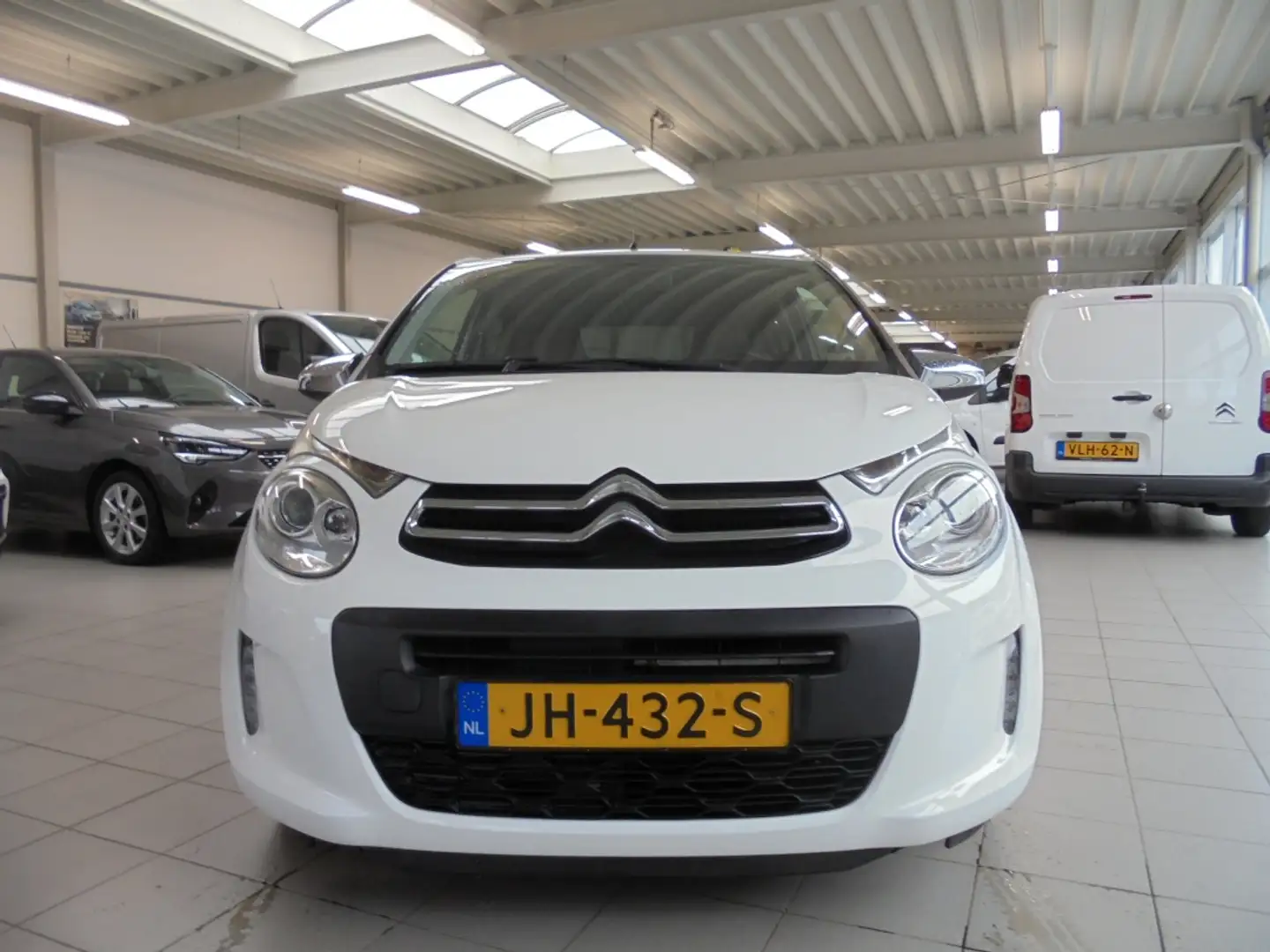 Citroen C1 1.0 e-VTi Style Ed. Weiß - 2