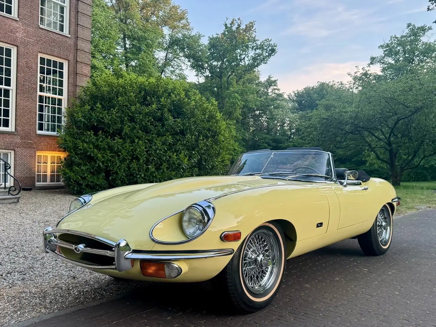 Jaguar E-Type Series 2  4.2 OTS roadster Žlutá - 2