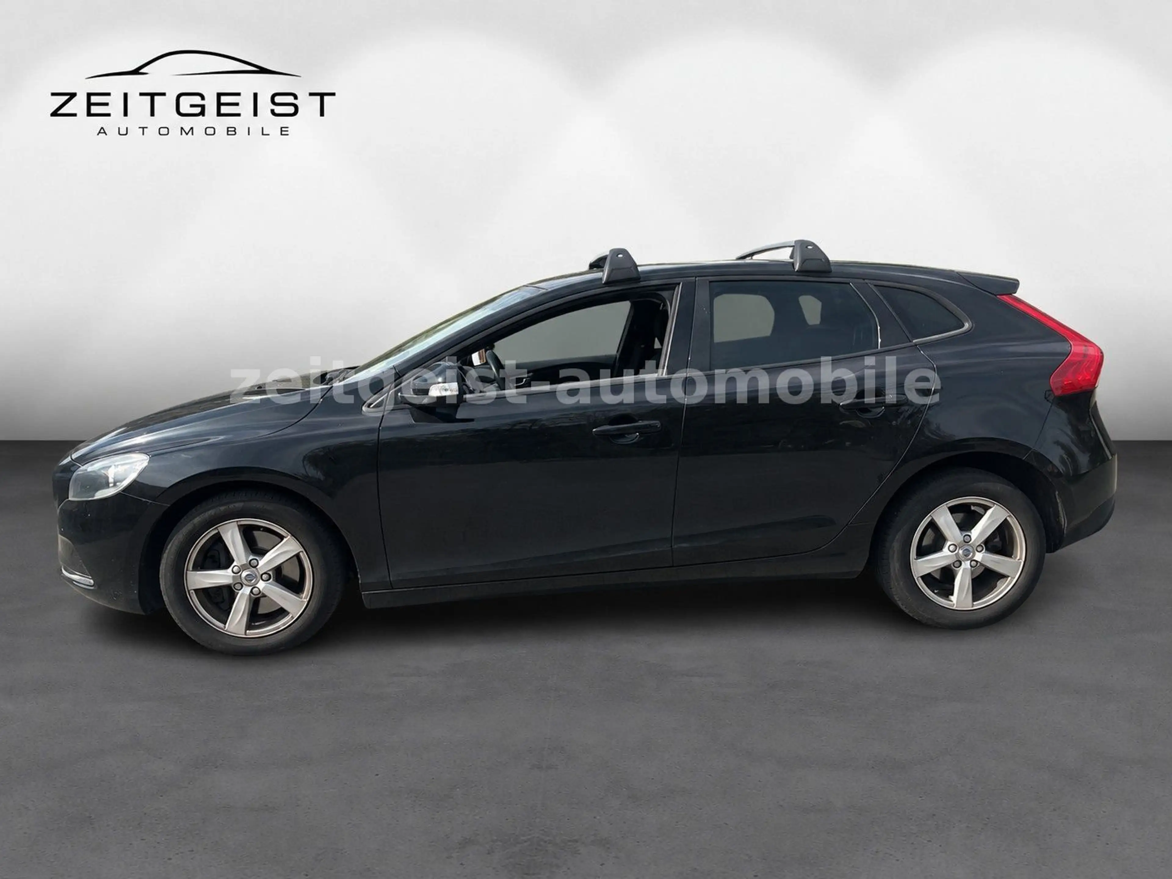 Volvo V40 D2 *TÜV & SERVICE NEU* — photo 4