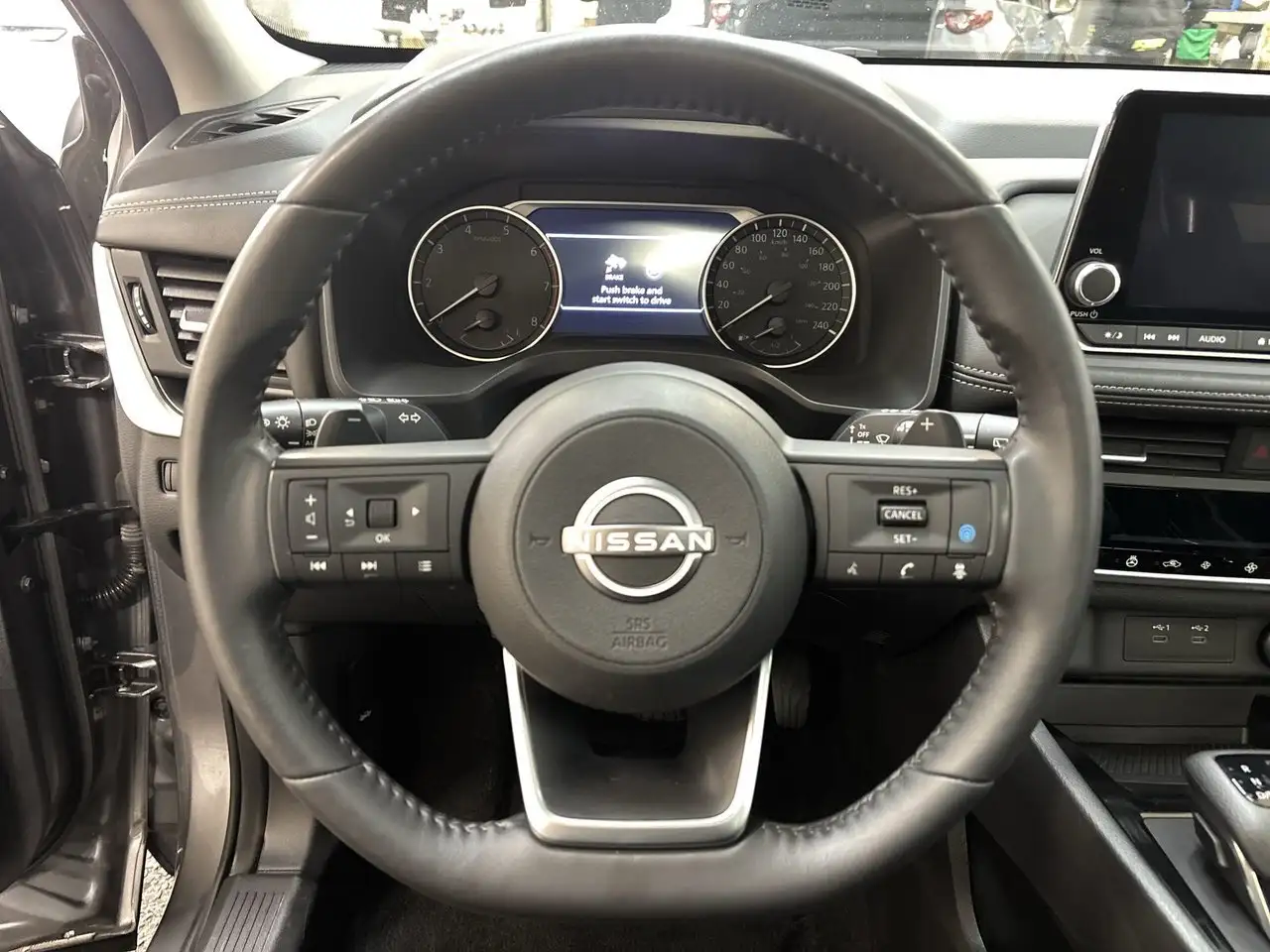 Nissan Rogue снимка Nissan Rogue