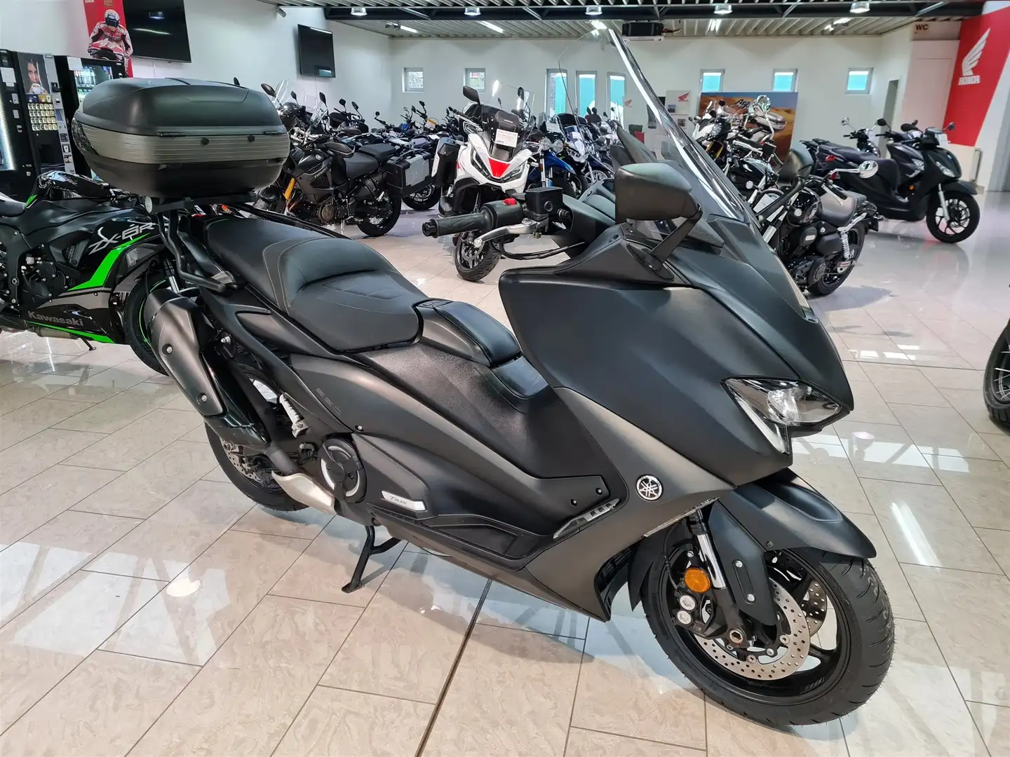 Yamaha TMAX 560 Schwarz - 1