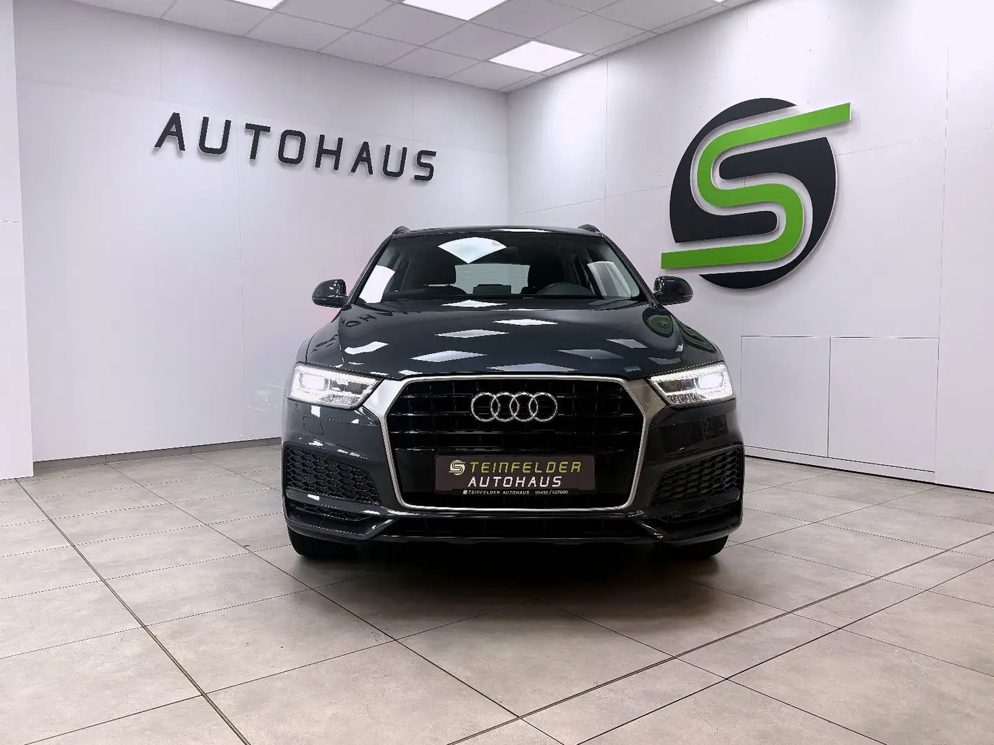 Audi Q3 1.4 TFSI S LINE / KAMERA / TEMPOMAT / NAVI Grau - 2