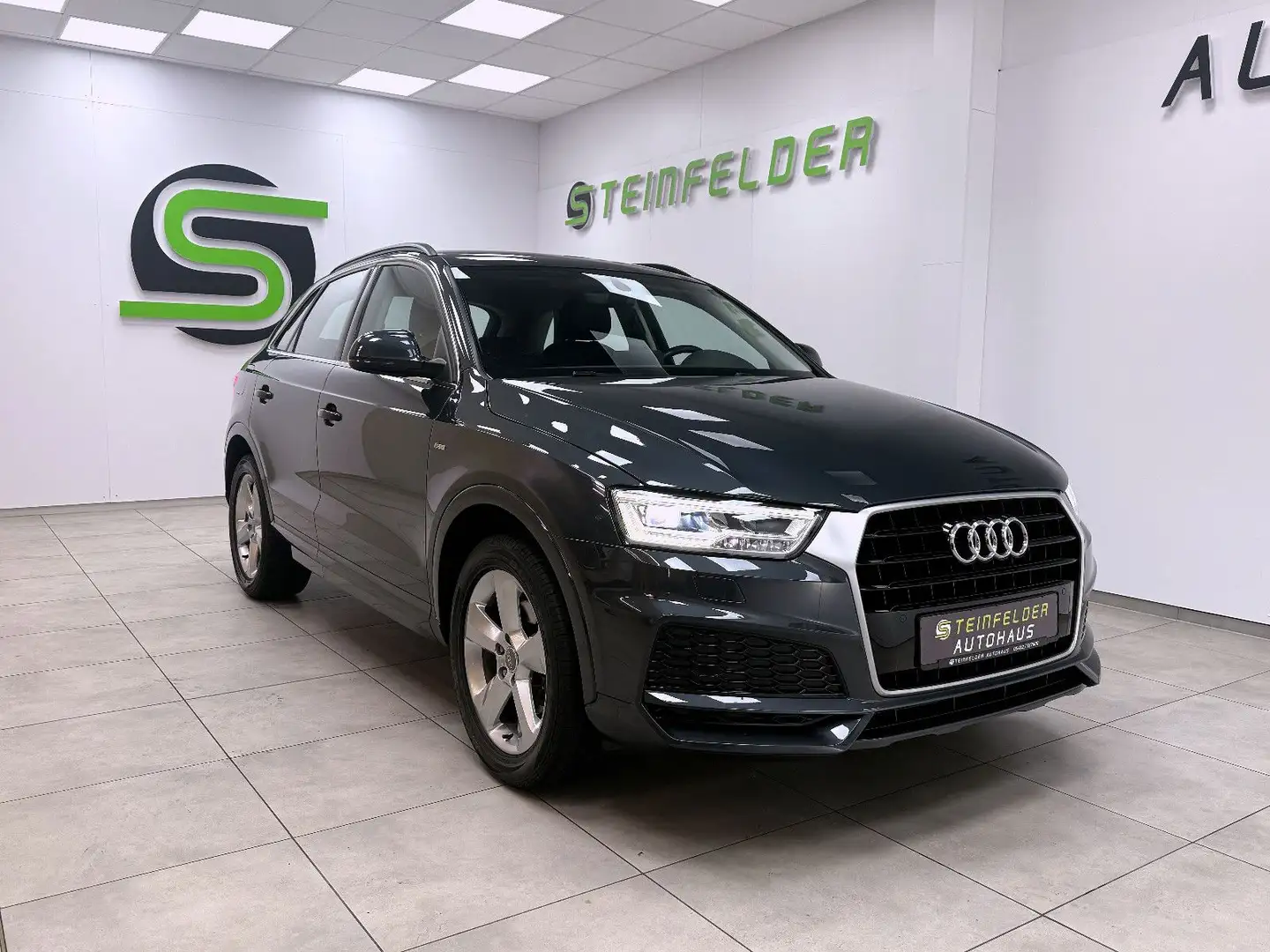 Audi Q3 1.4 TFSI S LINE / KAMERA / TEMPOMAT / NAVI Grau - 1