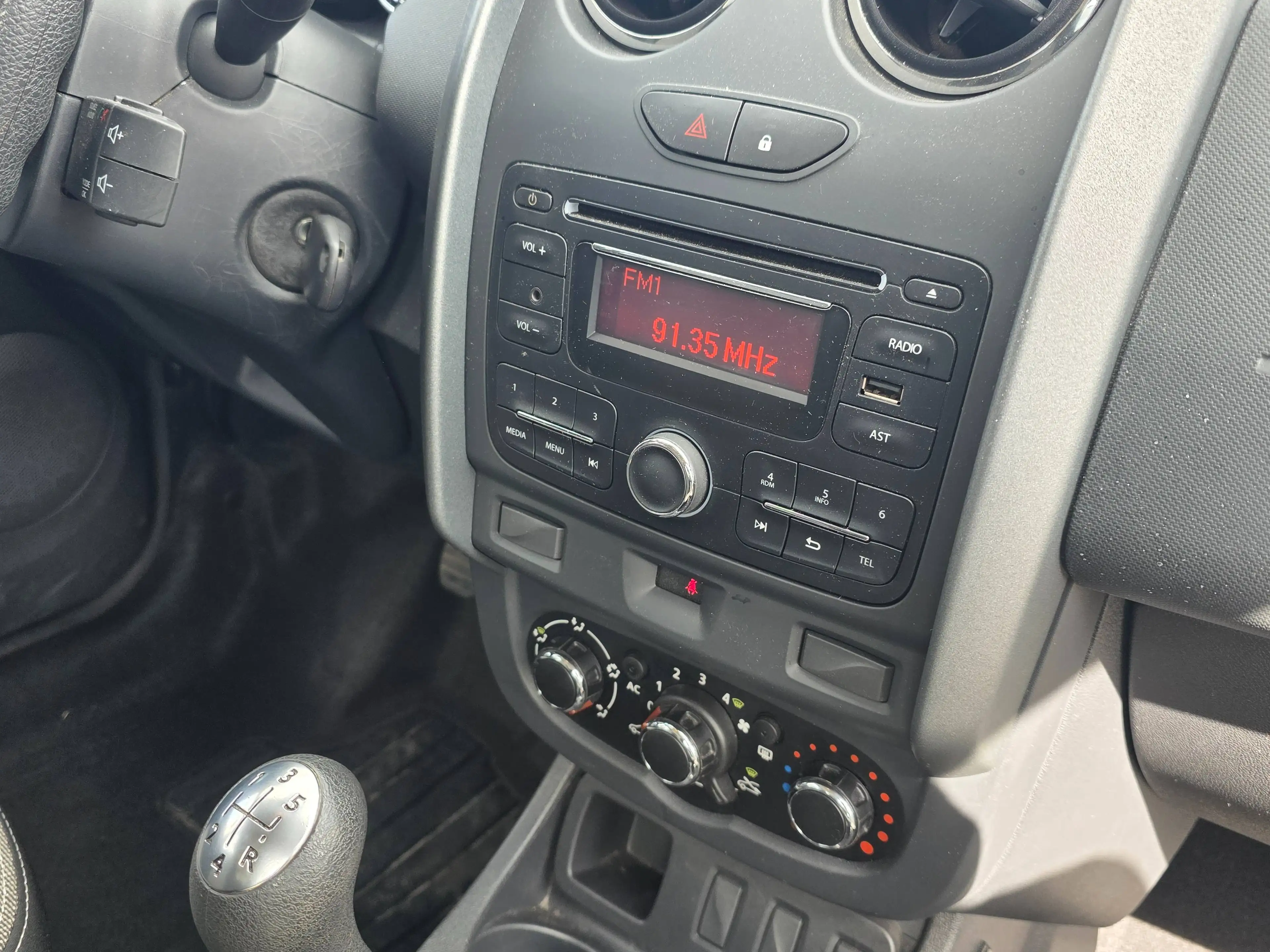 Dacia Duster Duster 1.6 16V 4x2 Ice/1.Ha/Klima/PDC/ZV/Wenigkm/Eu6 — photo 15