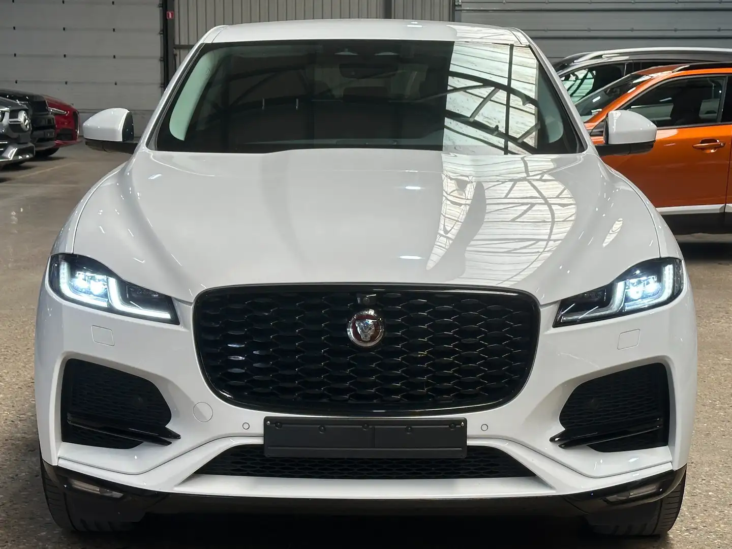 Jaguar F-Pace 2.0 D MHEV AWD D165 R-Dynamic SE Blanc - 2