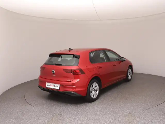 Volkswagen Golf view 4