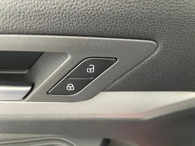 Volkswagen Golf view 11