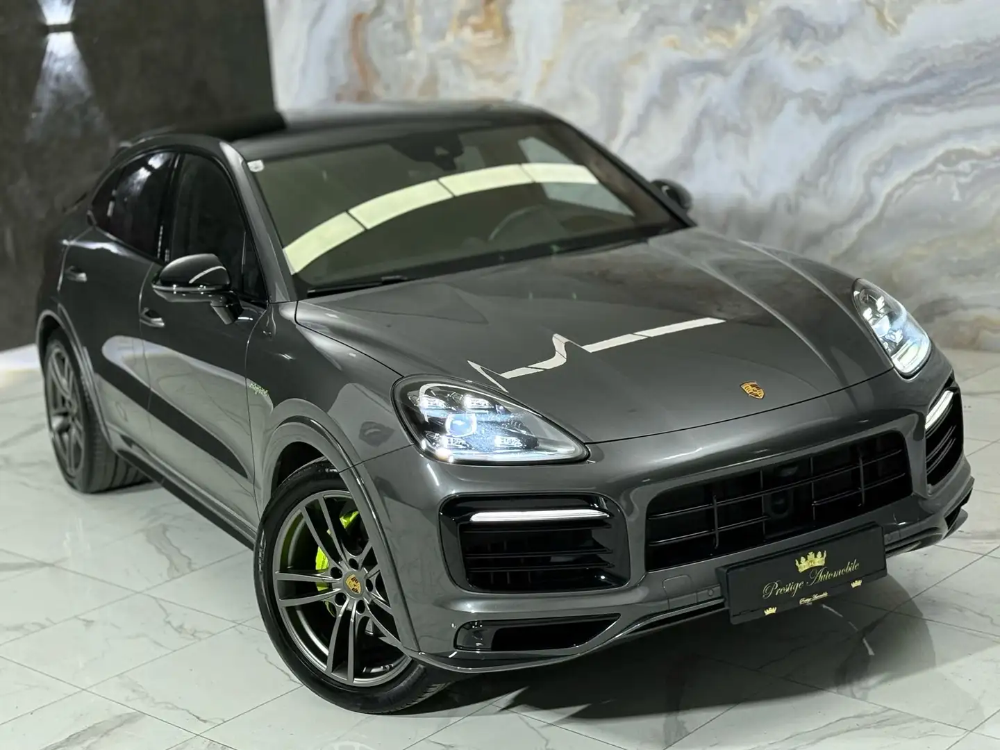 Porsche Cayenne Coupe E-Hybrid 462PS / SPORT DESIGN / APPROVED Grau - 1