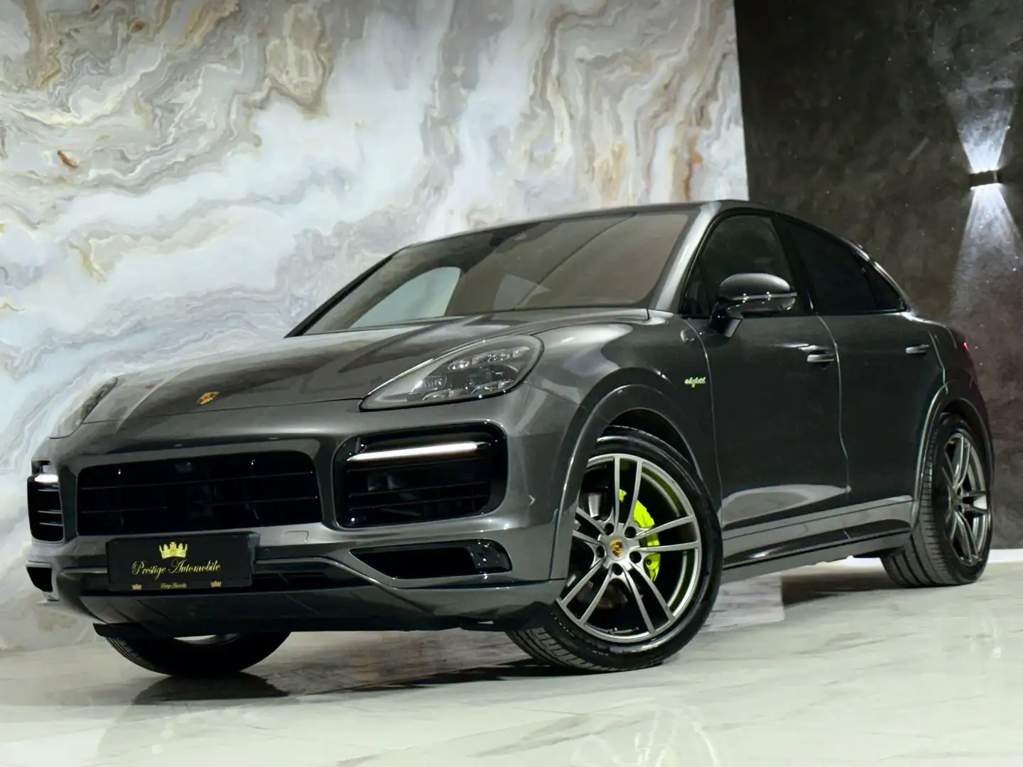 Porsche Cayenne Coupe E-Hybrid 462PS / SPORT DESIGN / APPROVED Grau - 2