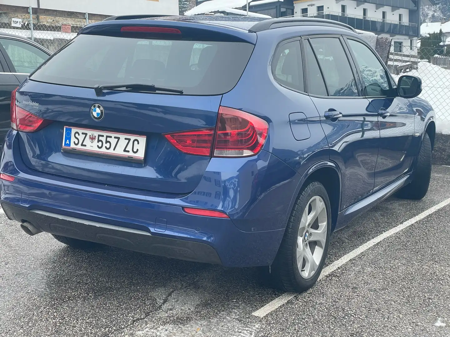 BMW X1 xDrive18d Blau - 1