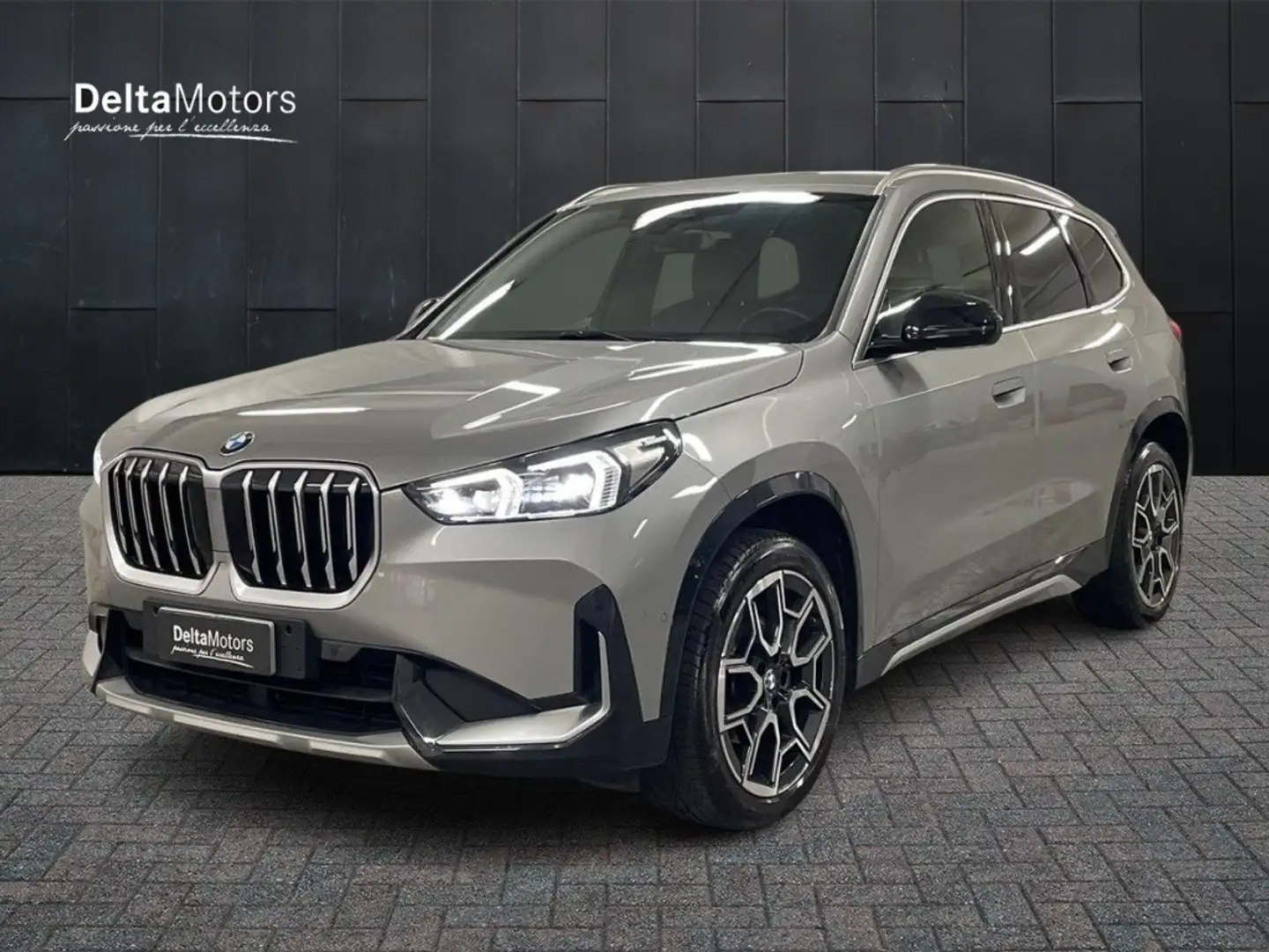 BMW X1 U11 - X1 sdrive18i X-Line Edition Essence auto Brons - 1