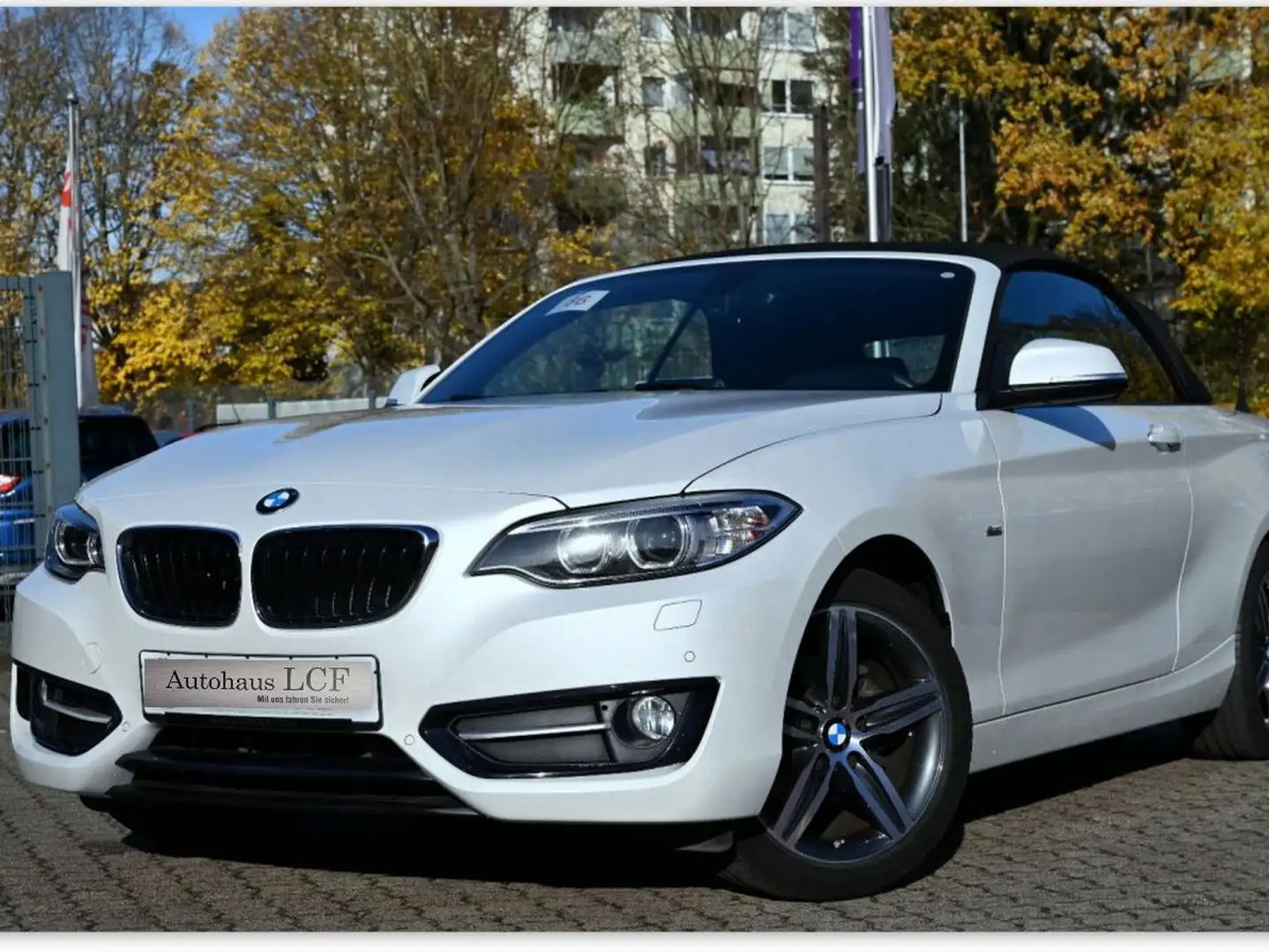 BMW 218 i Cabrio Sport Line Leder Bi-Xenon Navi PDC Weiß - 1