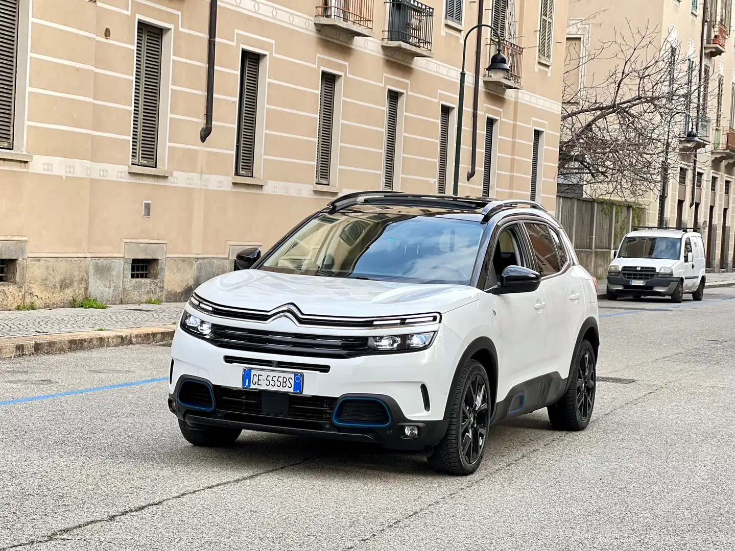 Citroen C5 Aircross 1.6 Hybrid Plug-In 225cv aut. e-EAT8 Shine KM CERT Bianco - 1