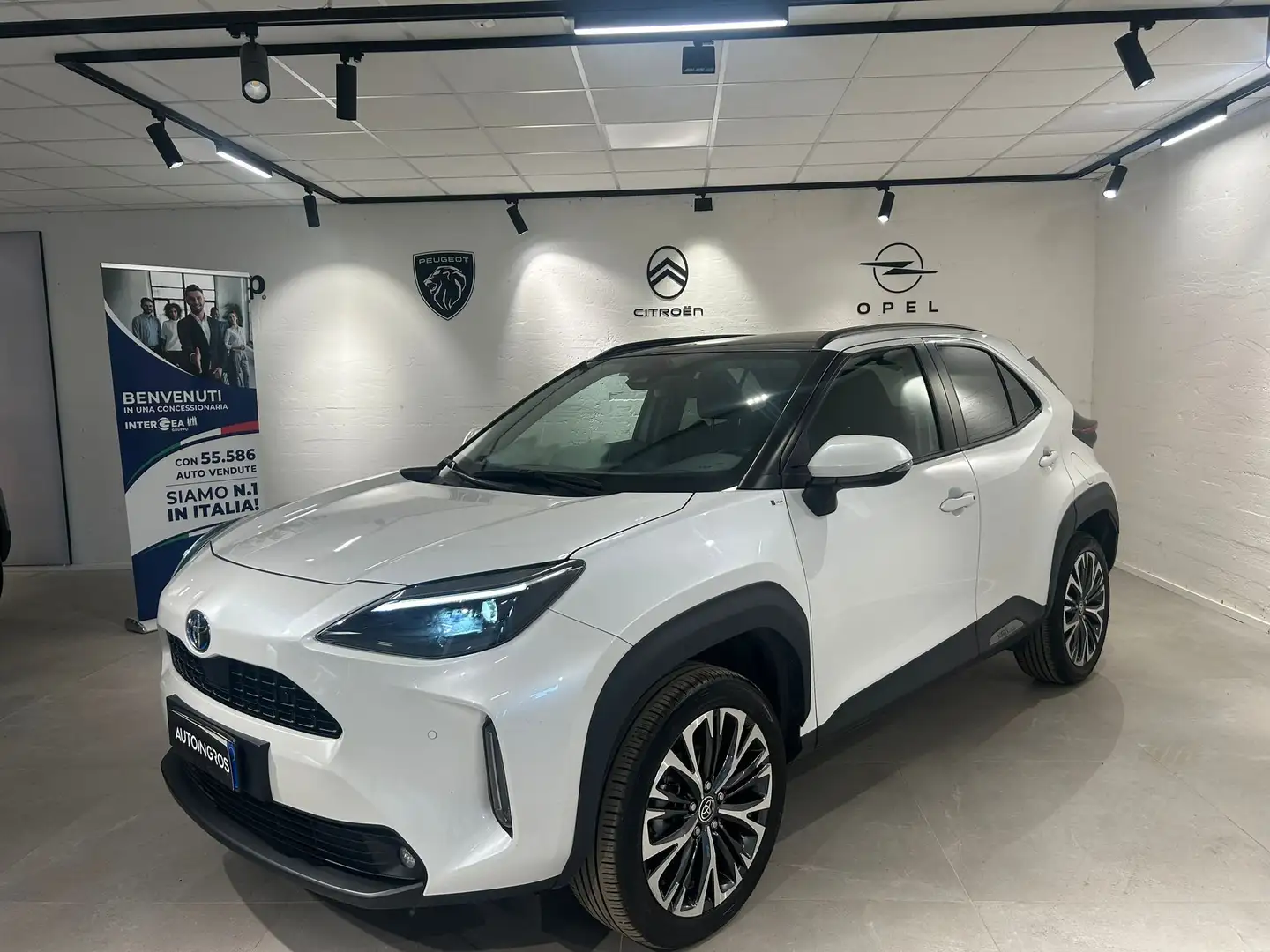 Toyota Yaris Cross 1.5 H Lounge Biały - 1