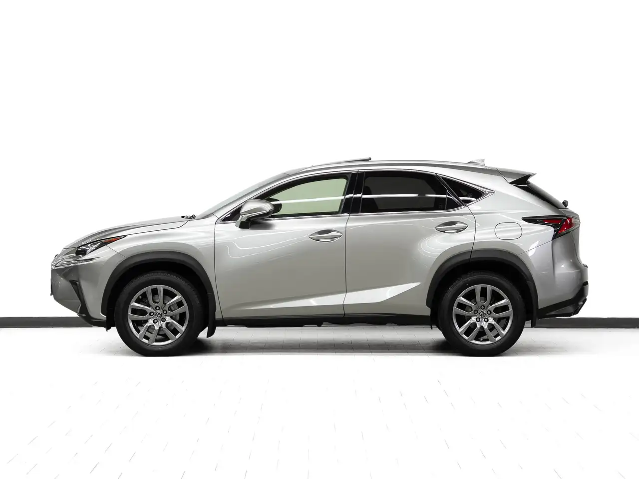Lexus NX снимка Lexus NX
