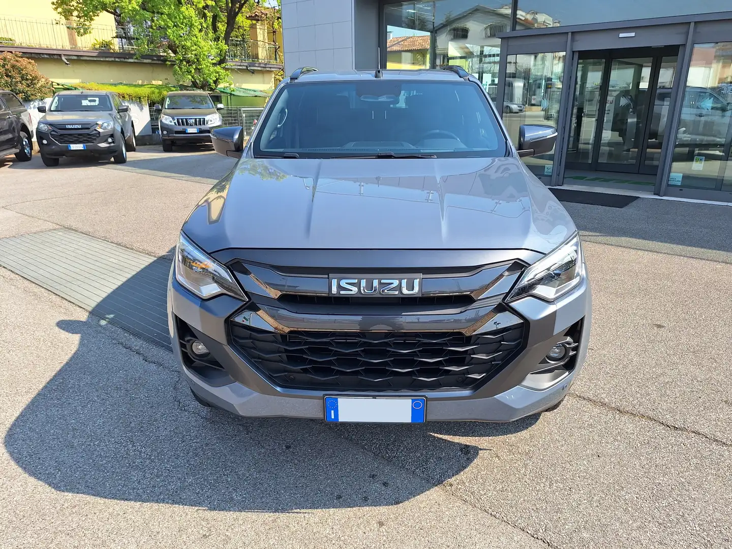 Isuzu D-Max 1.9Crew N60 Nitro Sport 4x4 A/T HARD TOP AZIENDALE Grijs - 2