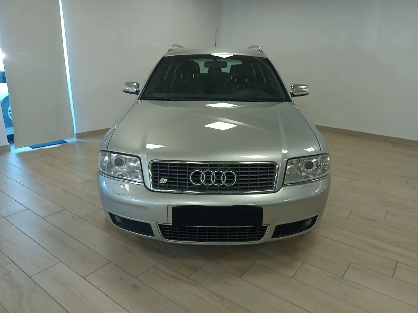 Audi A6 2ª serie S6 4.2 V8 cat Avant quattro Tiptronic Grigio - 2