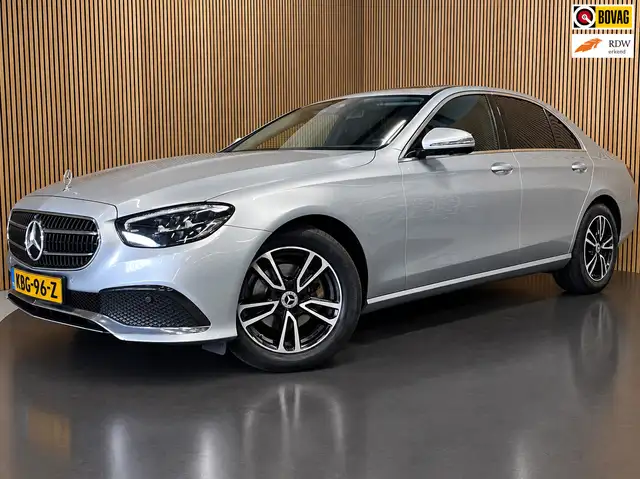 Mercedes-Benz E 220 d AMG Line|AUTOMAAT|PANO|VOLLEDER|STOELVERW.|360 +