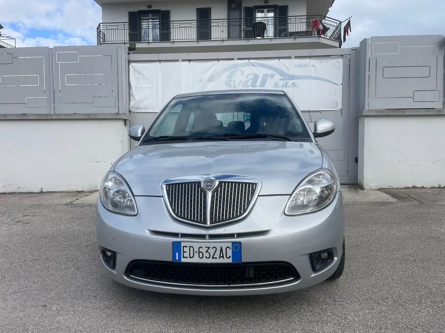 Lancia Ypsilon Ypsilon II 2007 1.3 mjt 16v Elle Grijs - 1