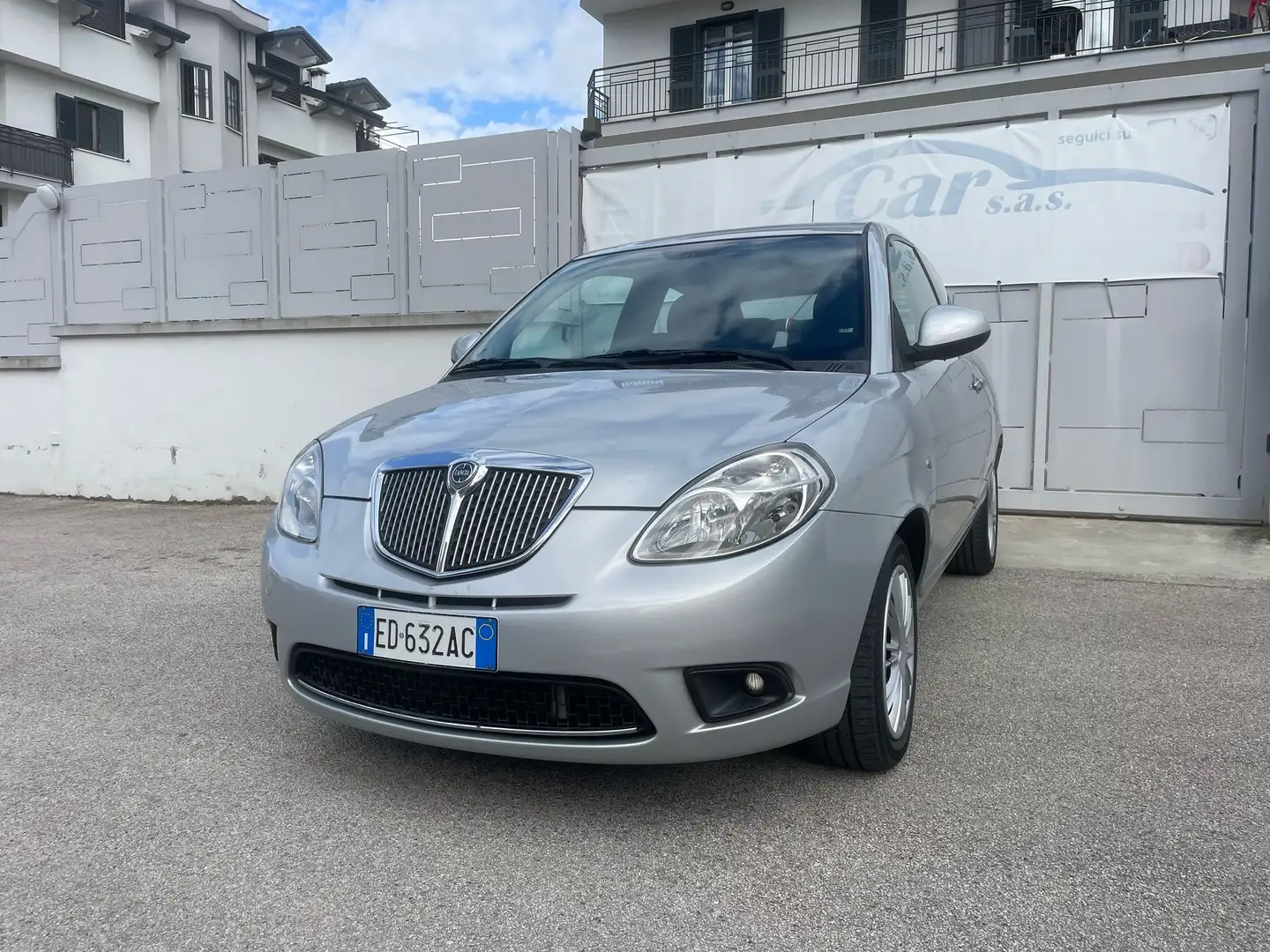 Lancia Ypsilon Ypsilon II 2007 1.3 mjt 16v Elle Grijs - 2
